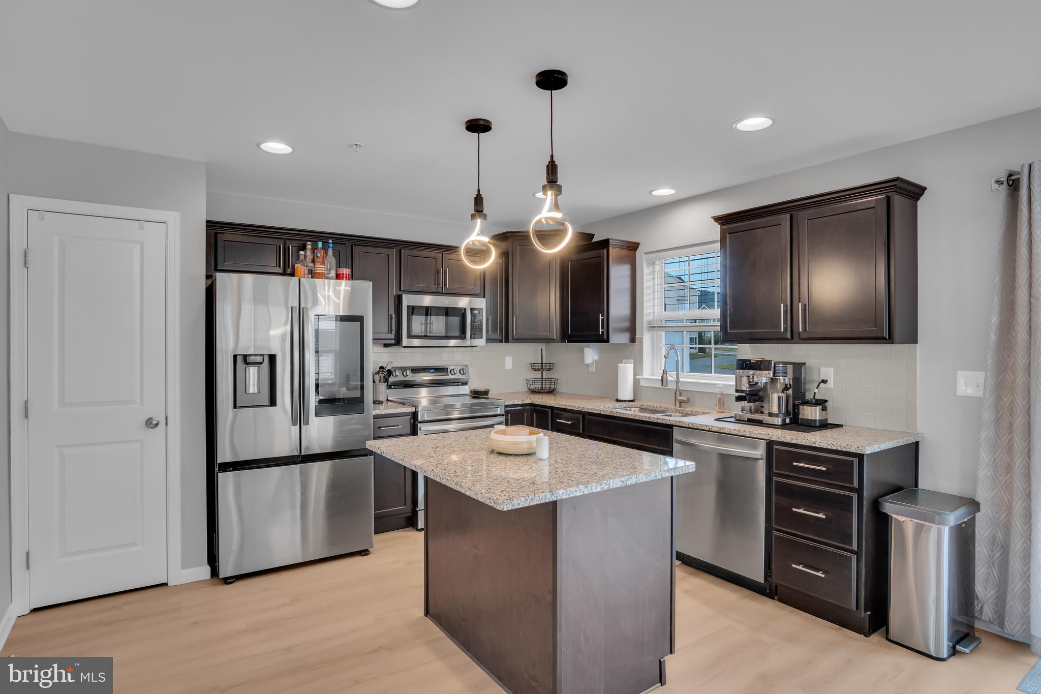 LAUREL RIDGE ESTATES - Residential