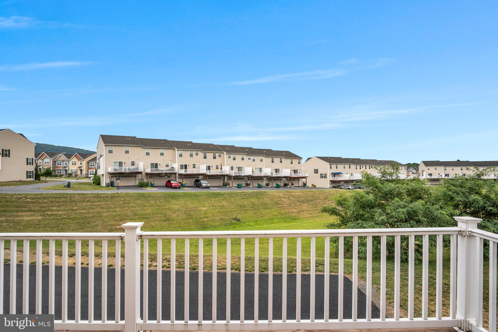 LAUREL RIDGE ESTATES - Residential