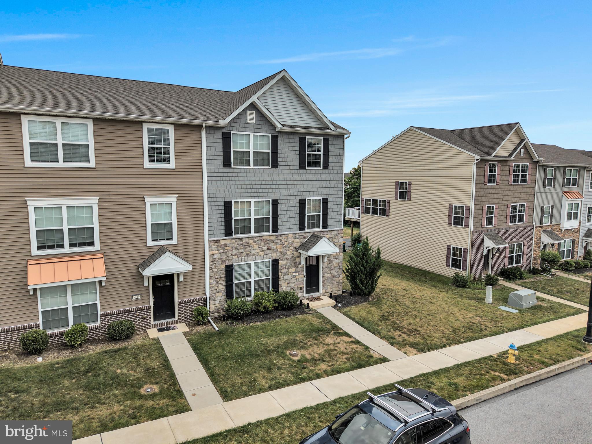 LAUREL RIDGE ESTATES - Residential
