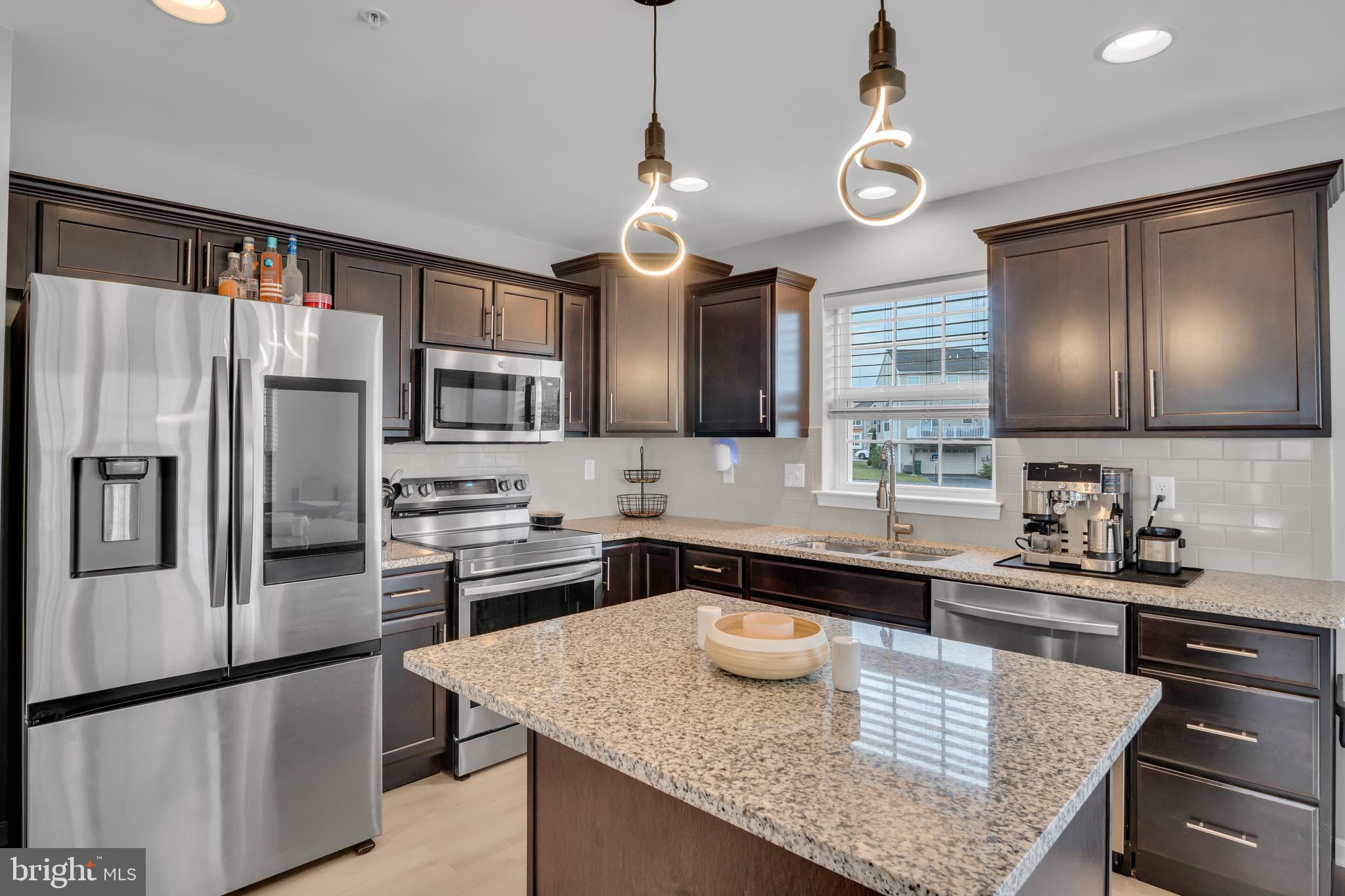 LAUREL RIDGE ESTATES - Residential