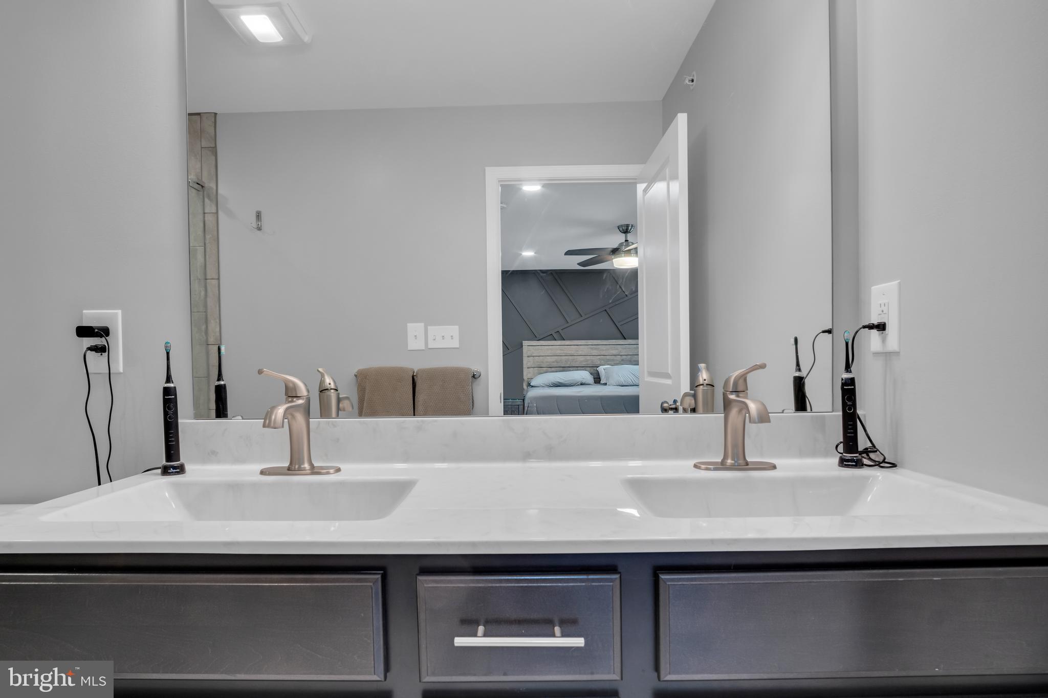 LAUREL RIDGE ESTATES - Residential