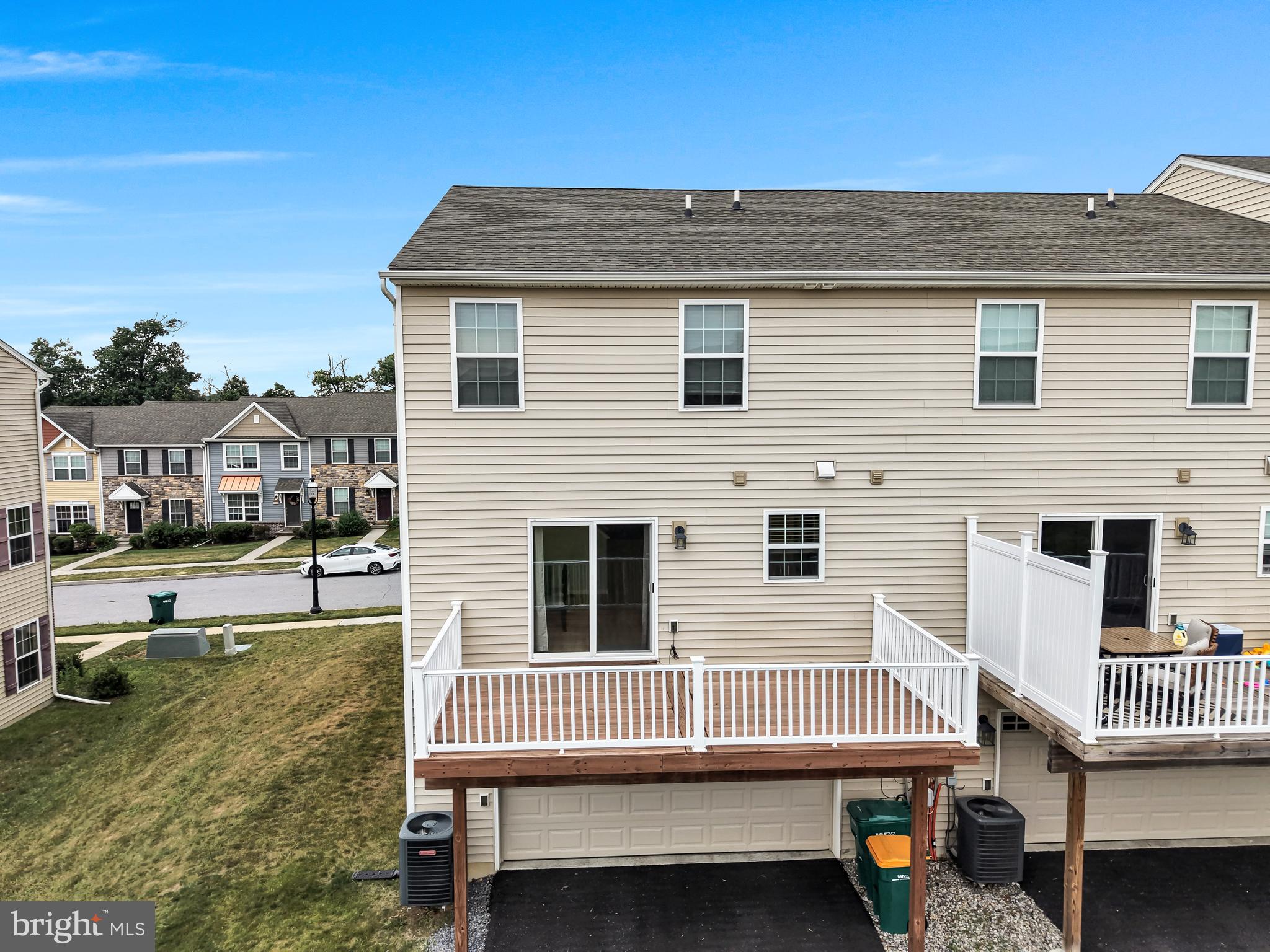 LAUREL RIDGE ESTATES - Residential