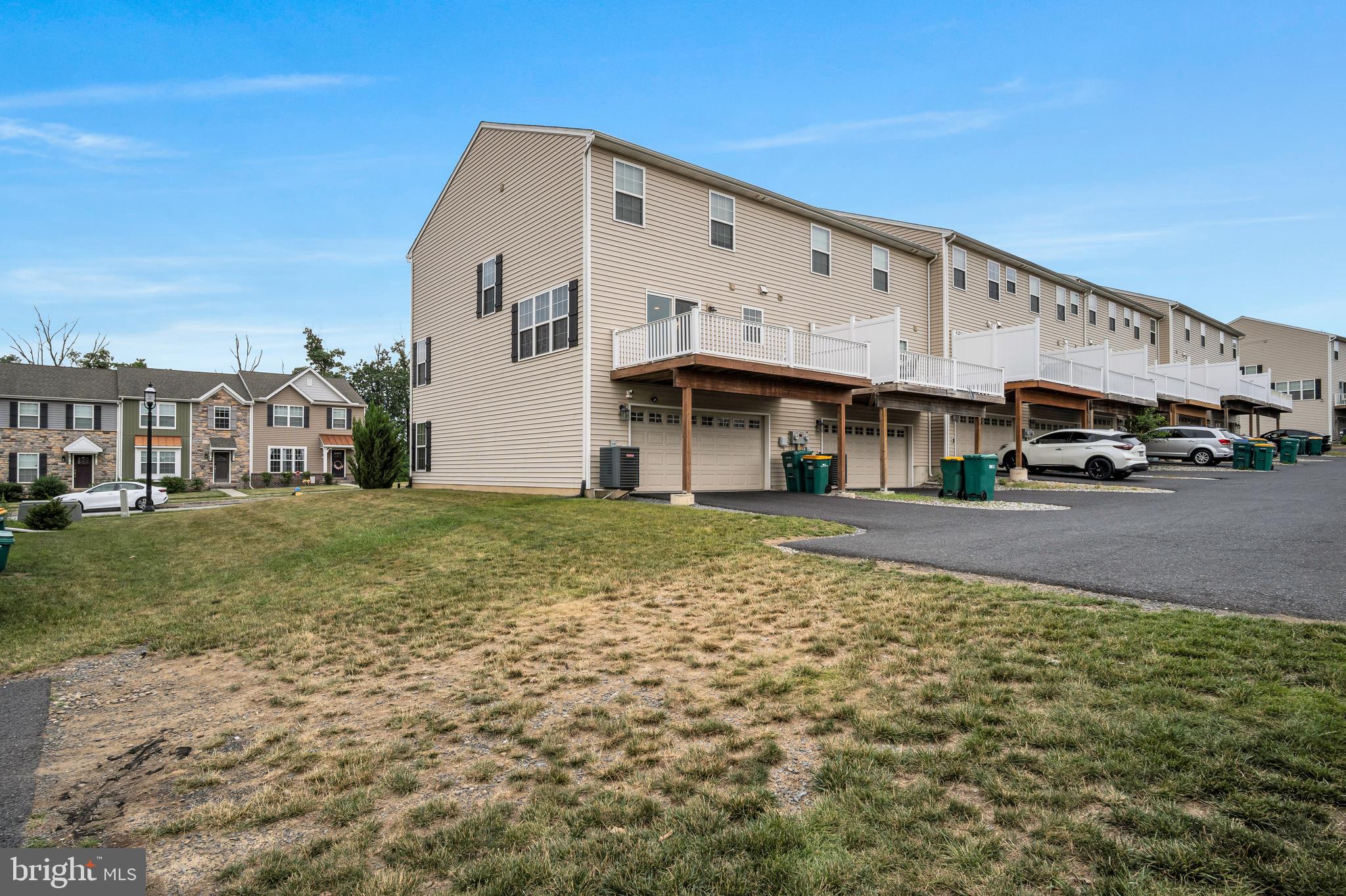 LAUREL RIDGE ESTATES - Residential