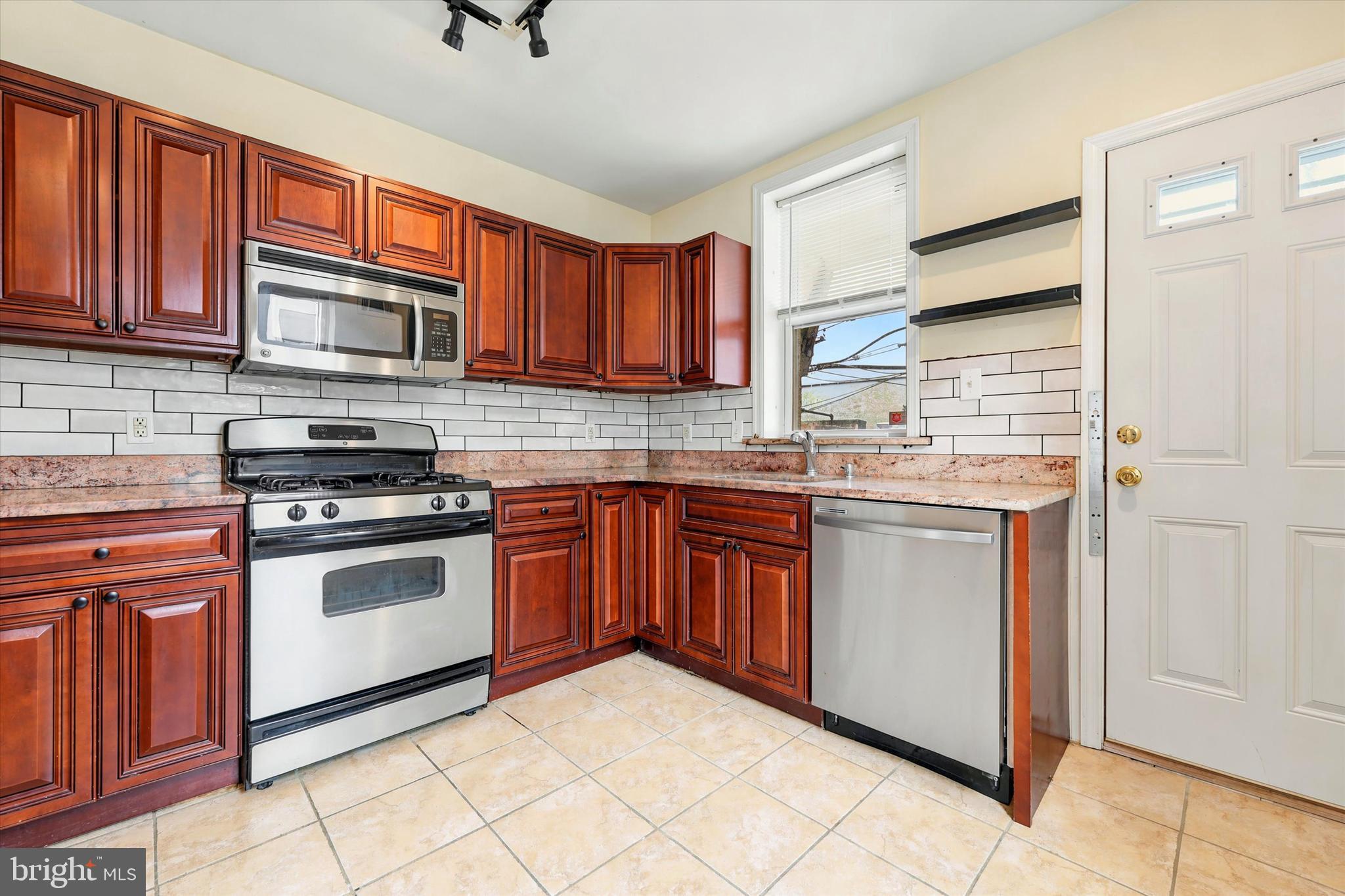 POINT BREEZE - Residential