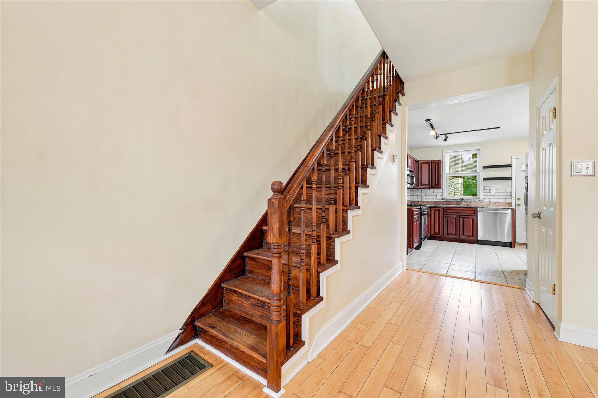 POINT BREEZE - Residential