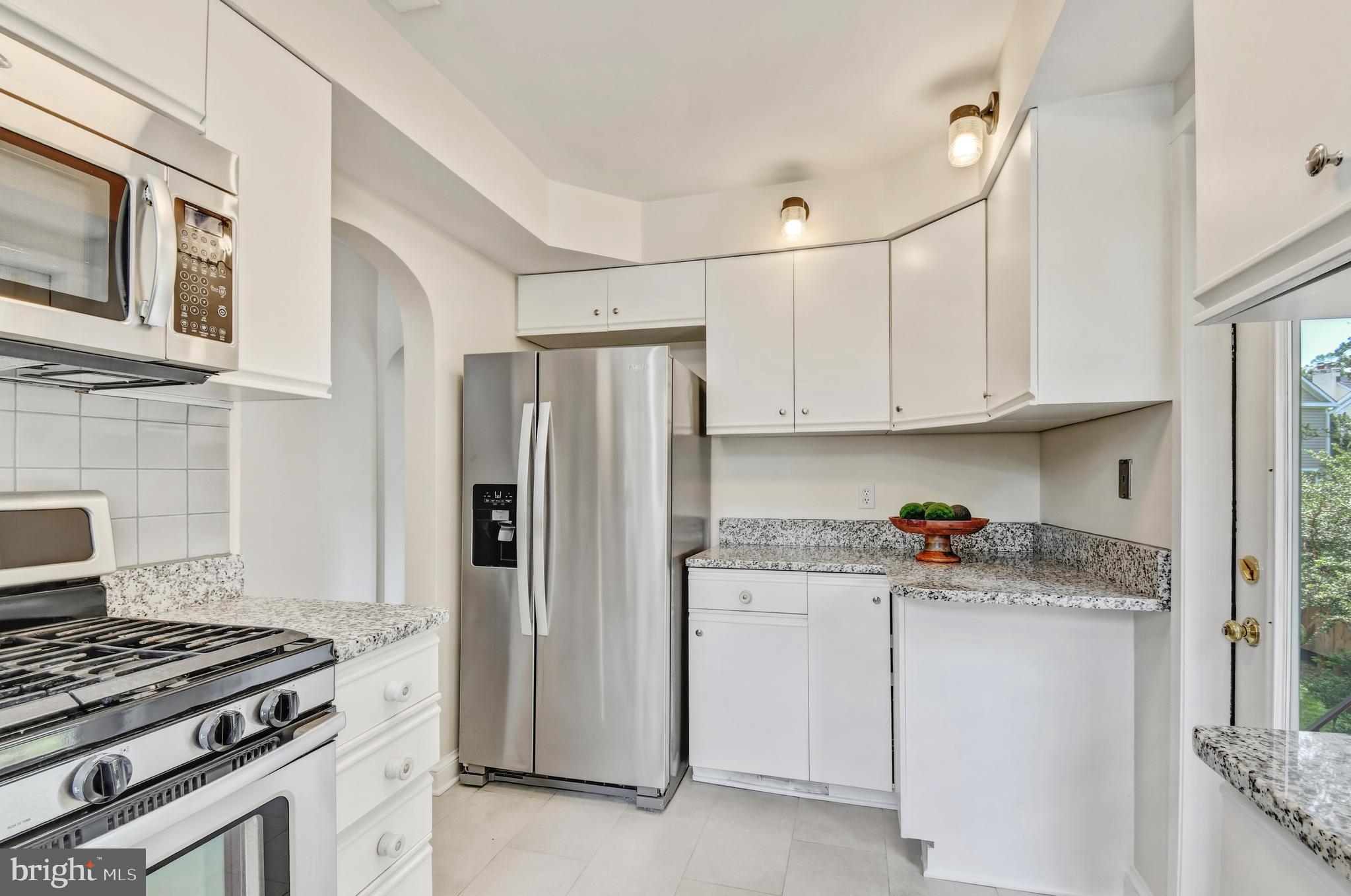 OVER LEE KNOLLS - Residential