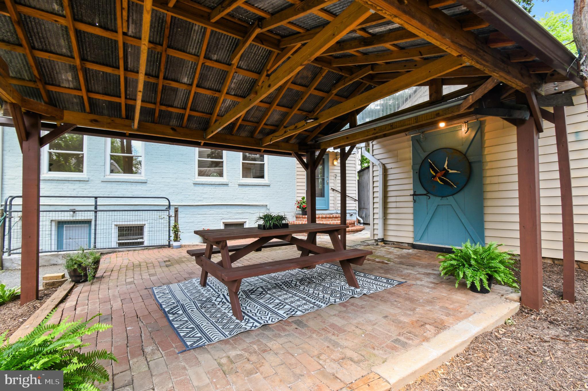 OVER LEE KNOLLS - Residential