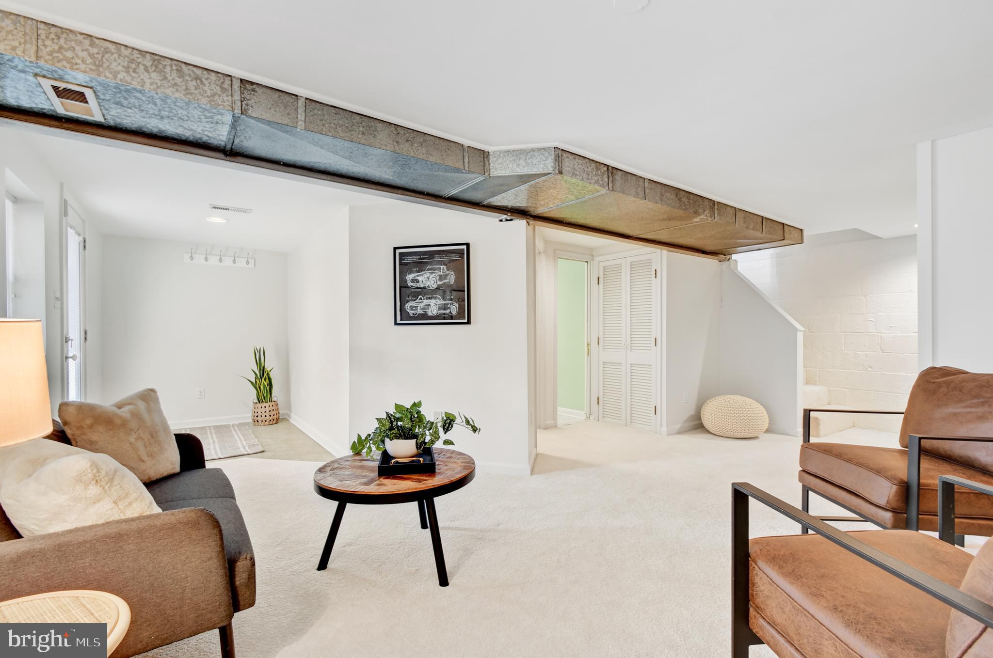 OVER LEE KNOLLS - Residential