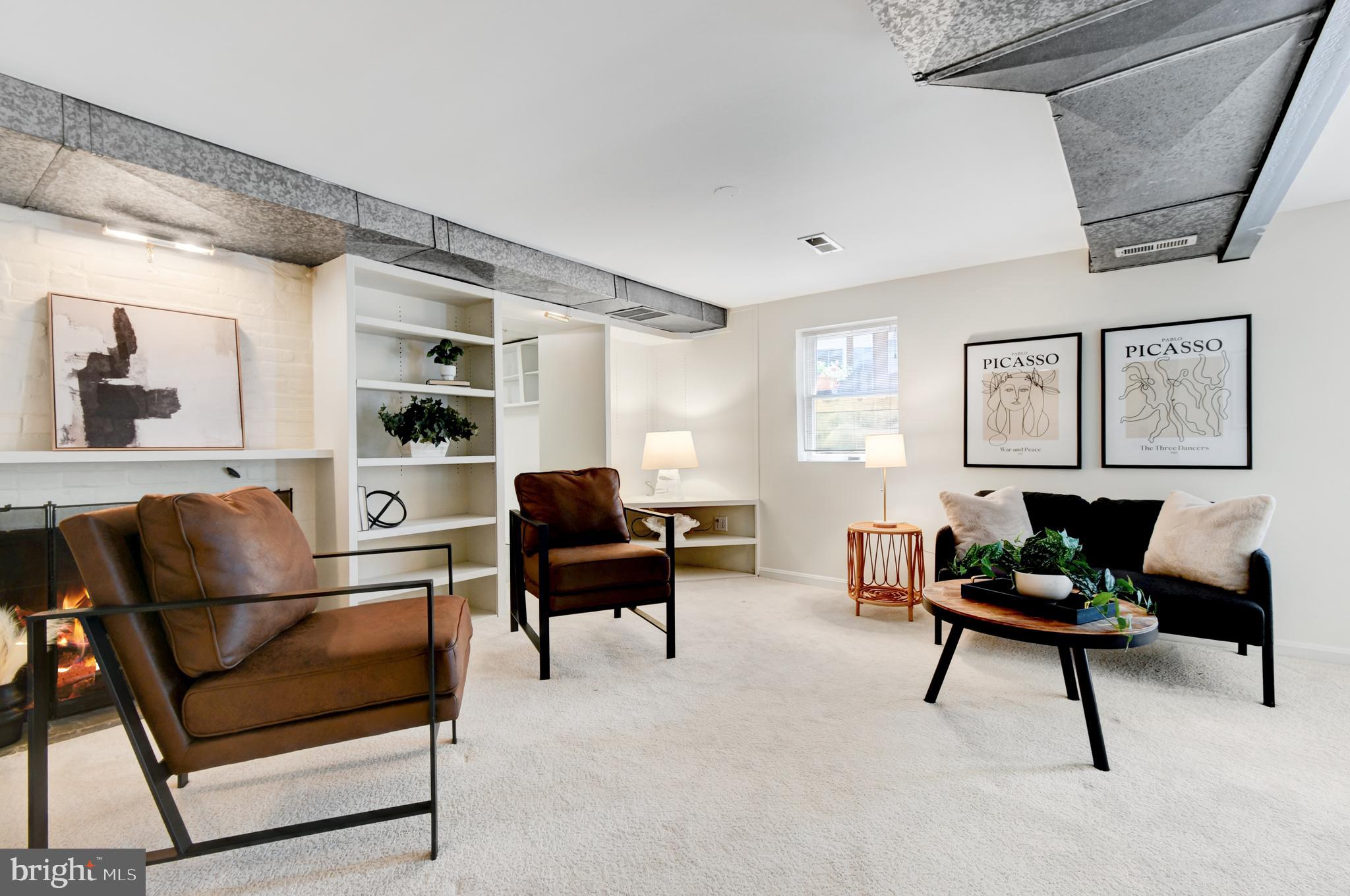 OVER LEE KNOLLS - Residential