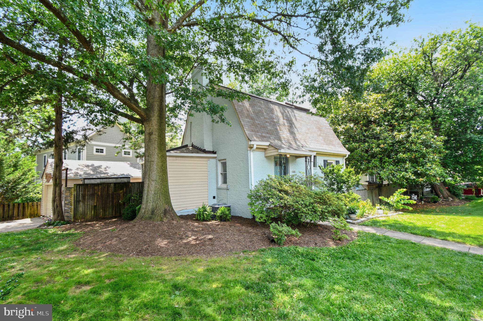 OVER LEE KNOLLS - Residential