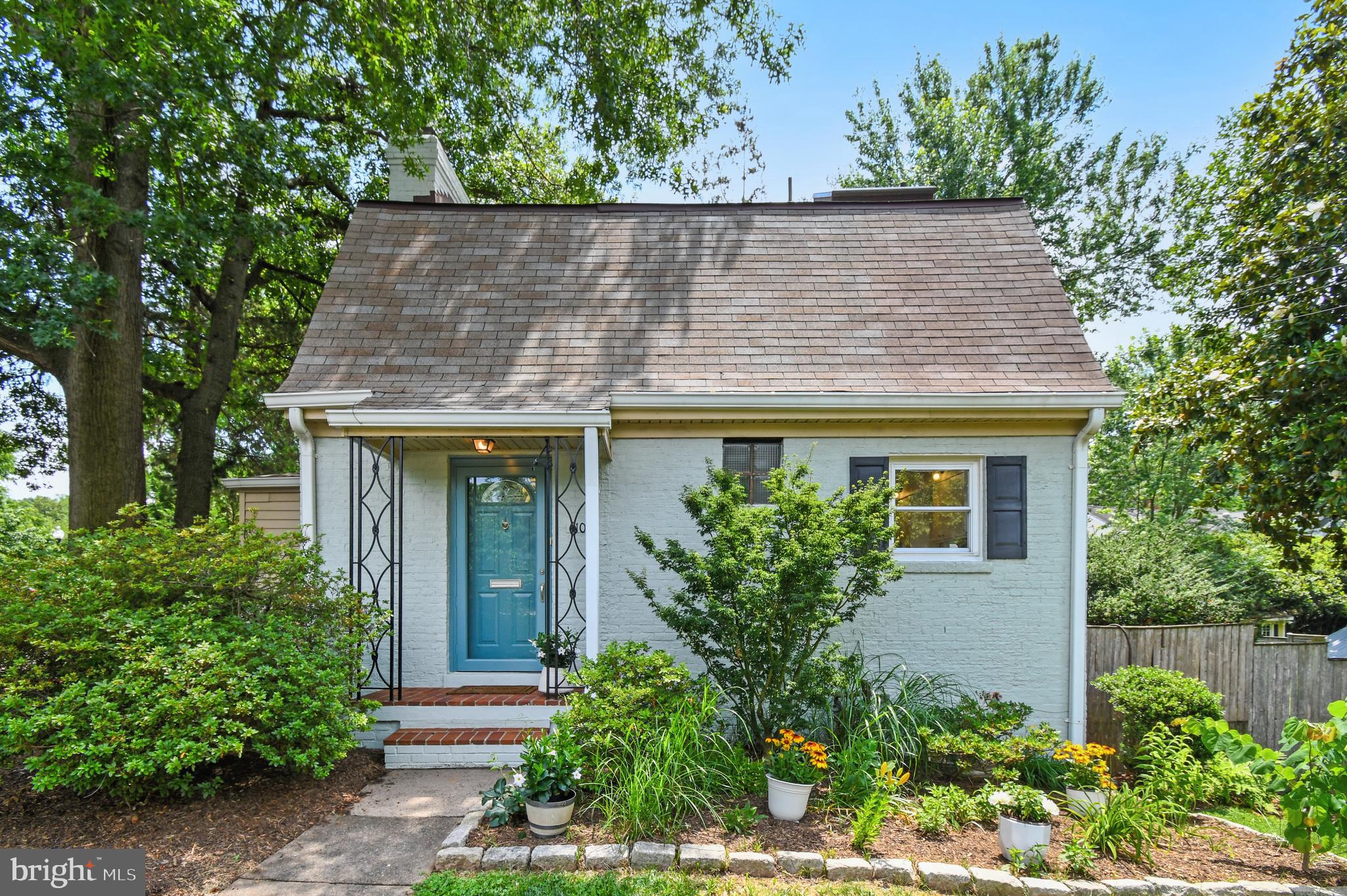 OVER LEE KNOLLS - Residential