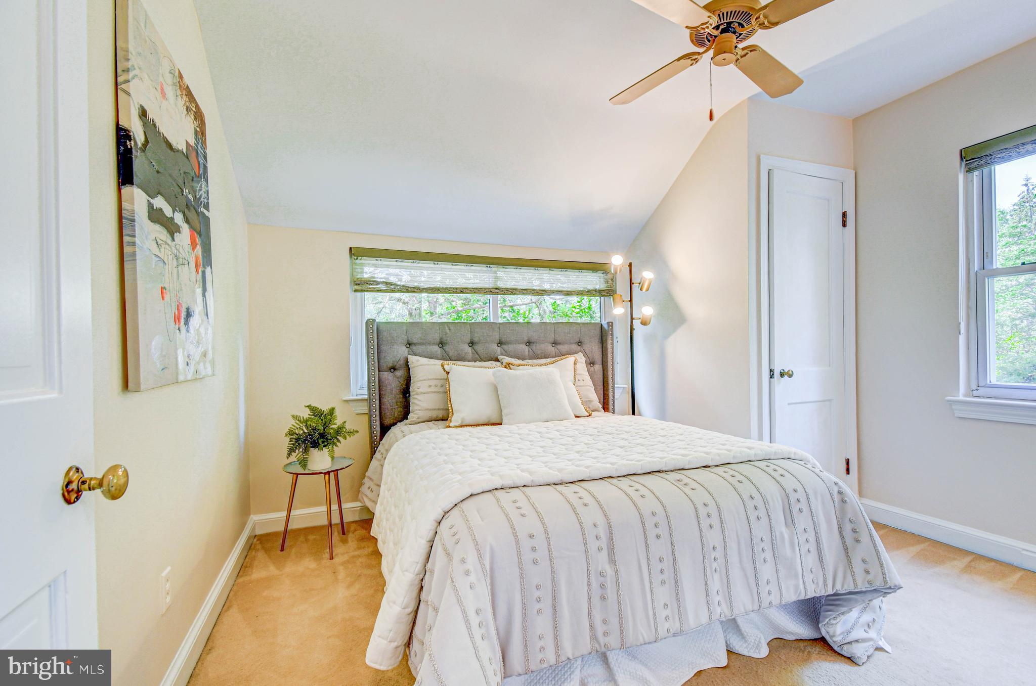 OVER LEE KNOLLS - Residential
