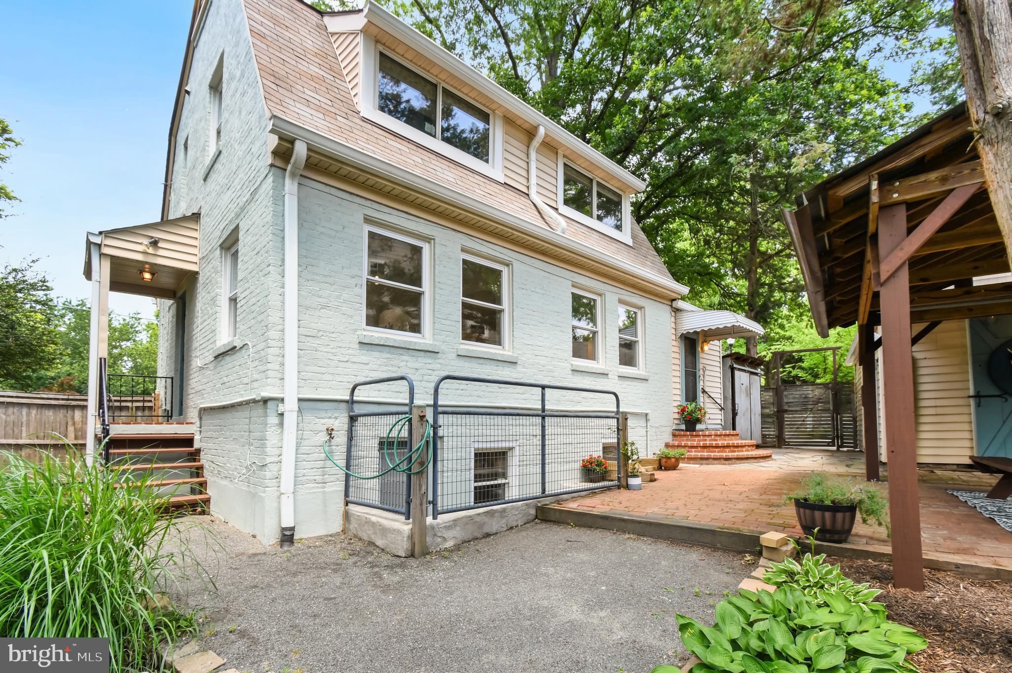 OVER LEE KNOLLS - Residential