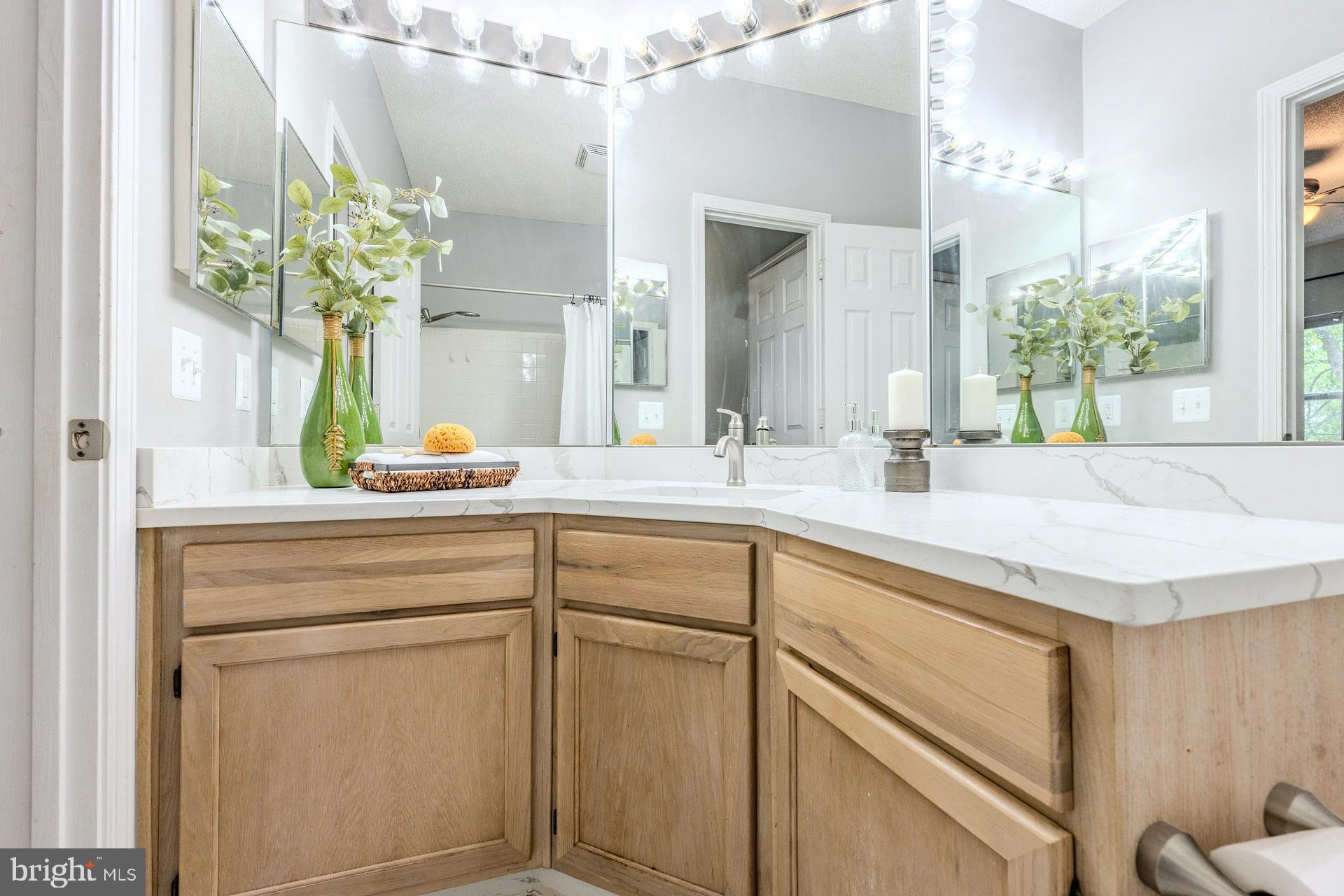 STONECROFT CONDO - Residential
