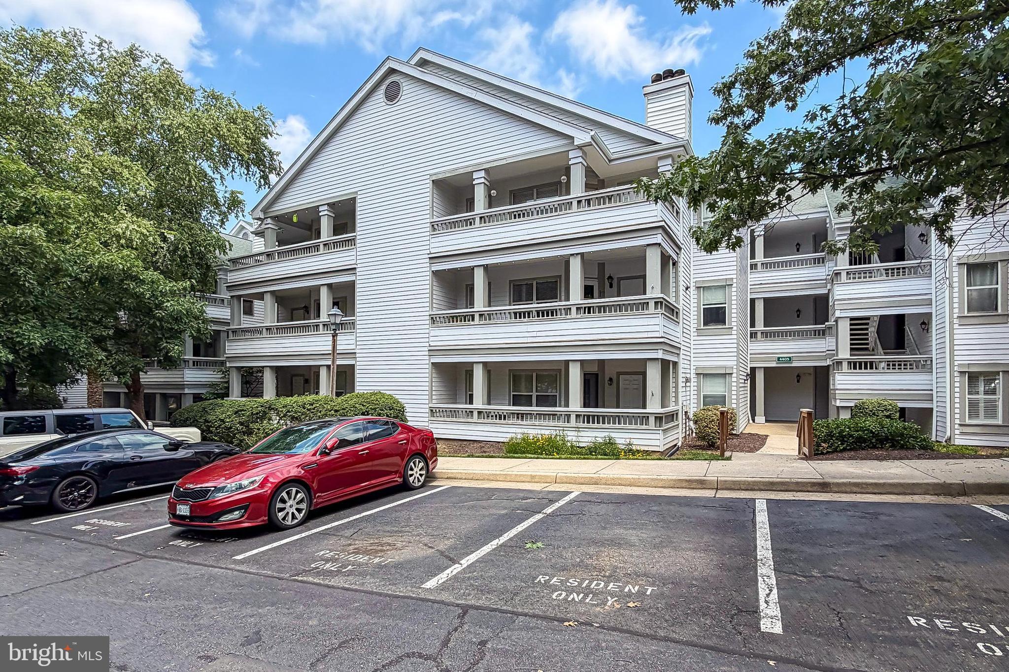 STONECROFT CONDO - Residential