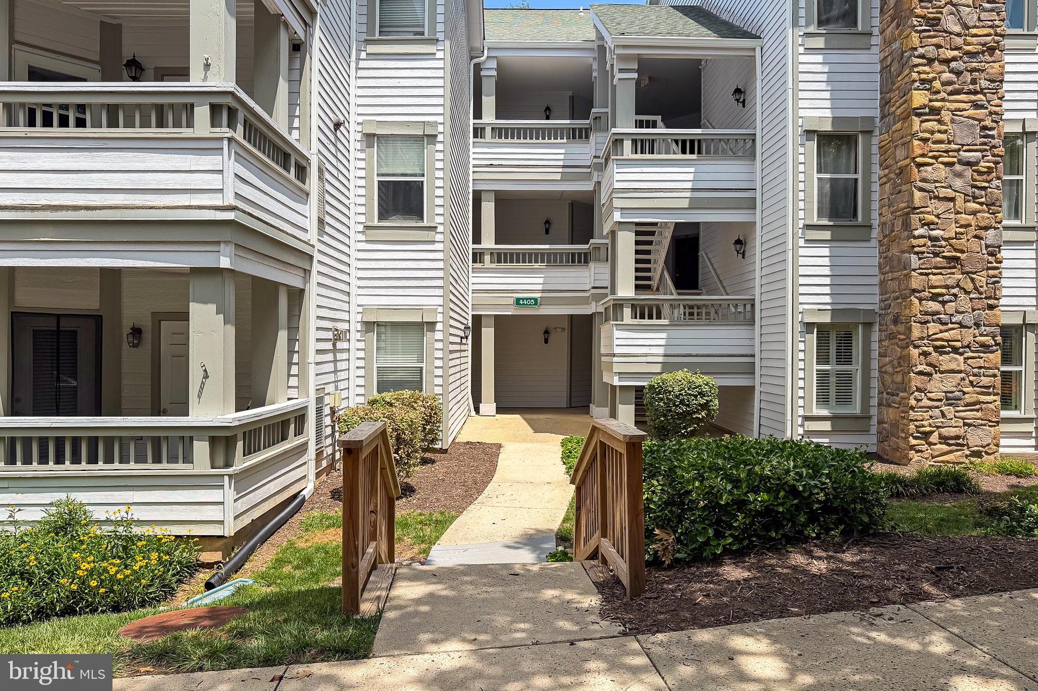 STONECROFT CONDO - Residential