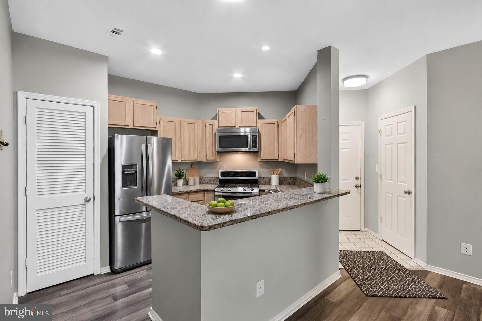 STONECROFT CONDO - Residential