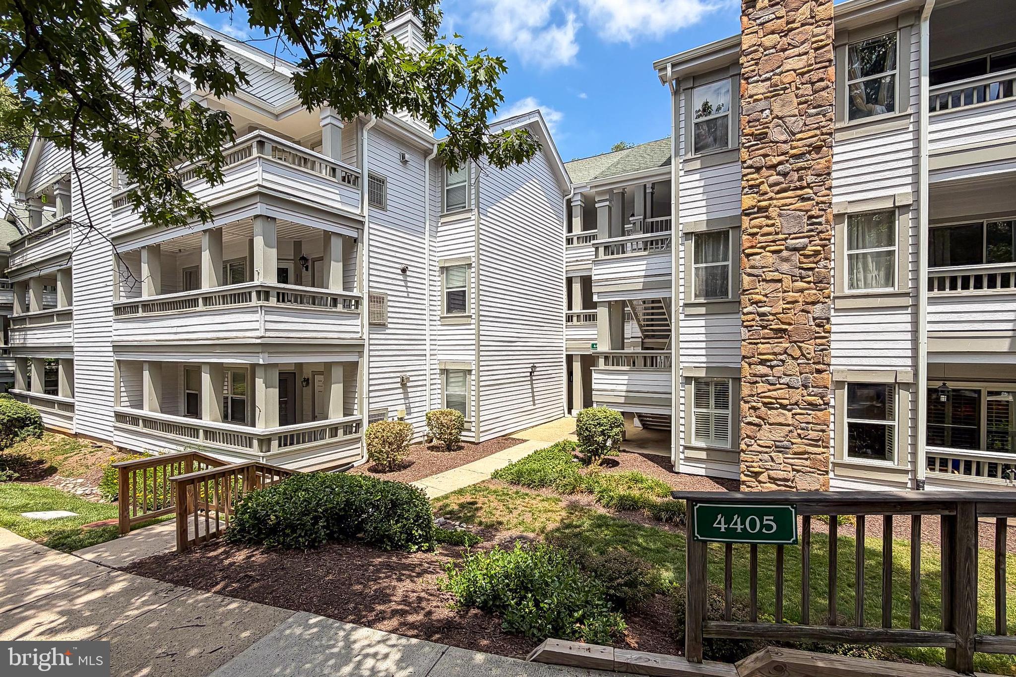 STONECROFT CONDO - Residential