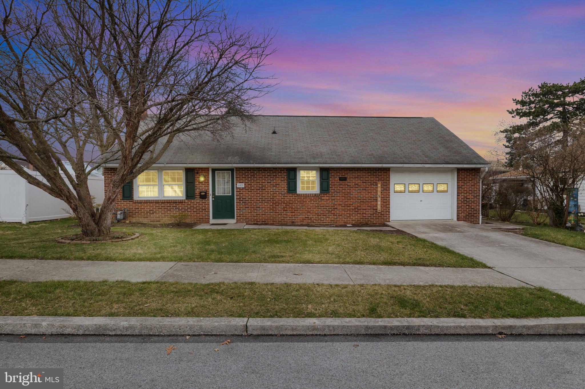 WALNUT STREET - Residential