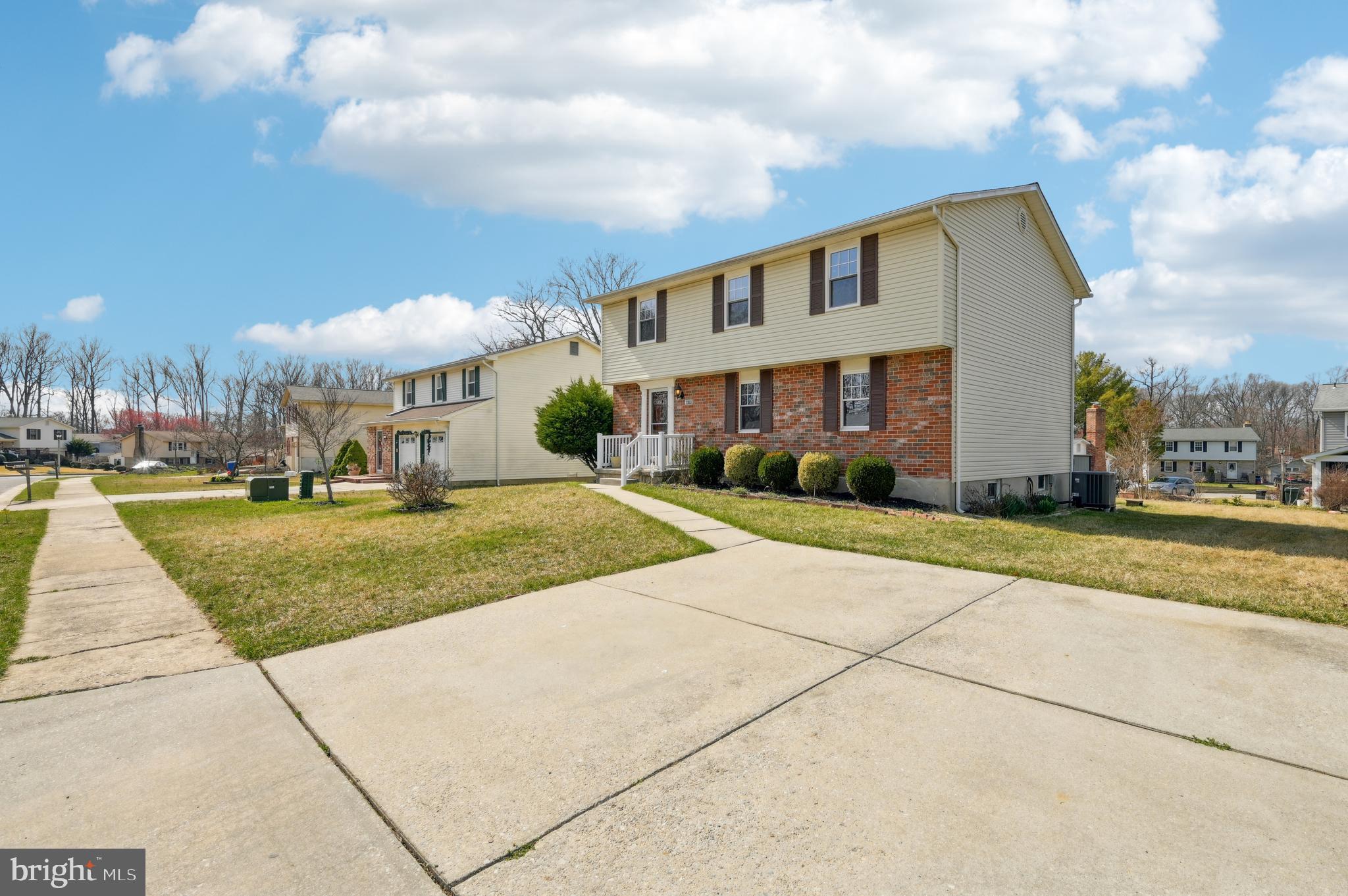 WOODBRIDGE VALLEY - Residential