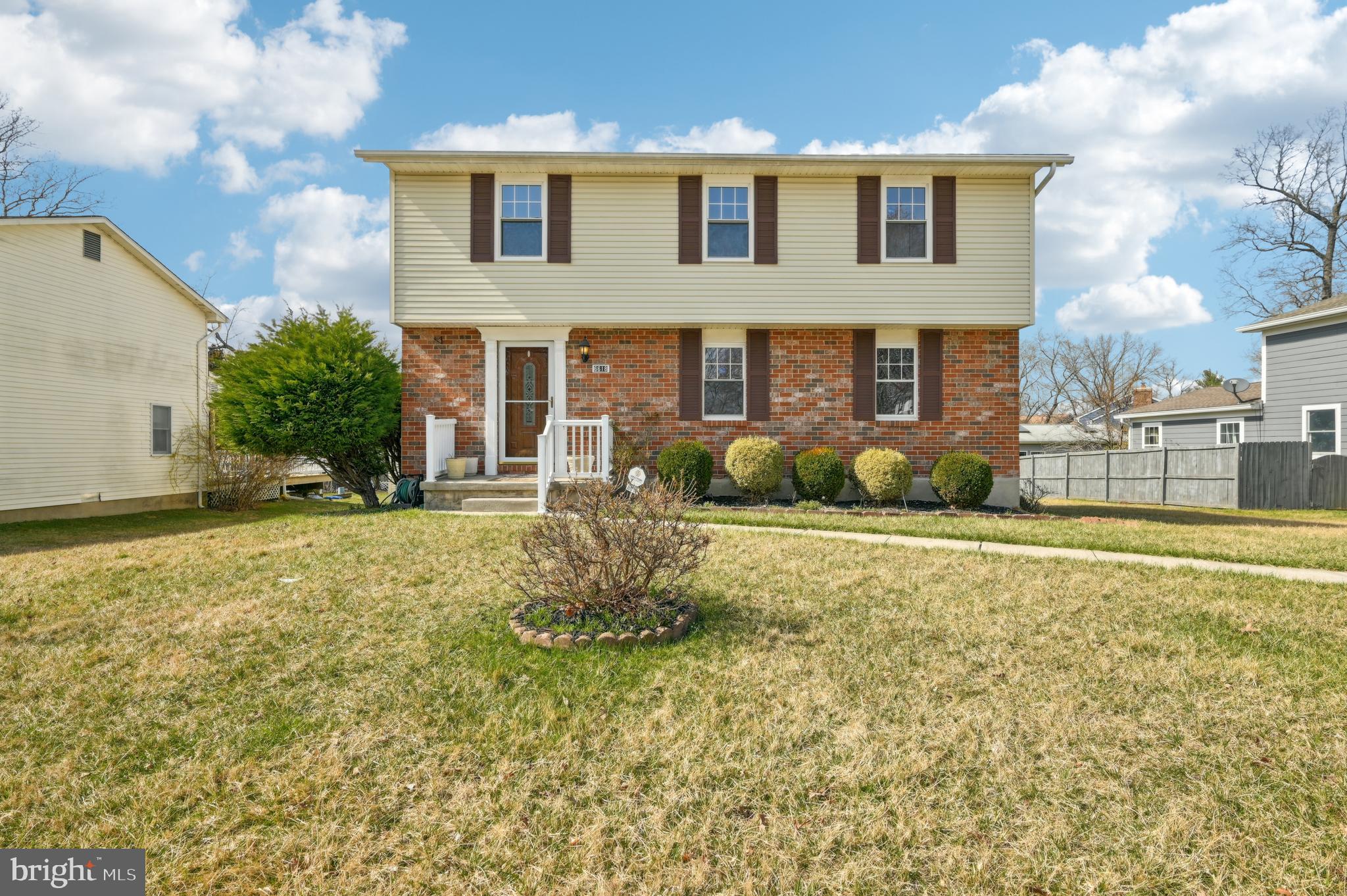 WOODBRIDGE VALLEY - Residential