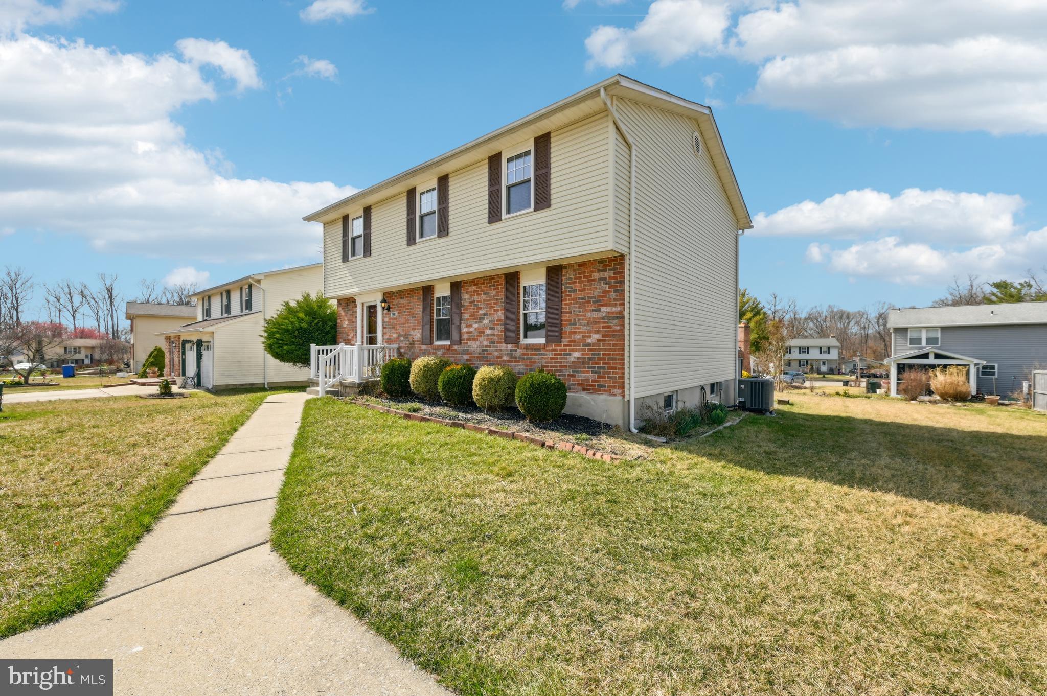 WOODBRIDGE VALLEY - Residential