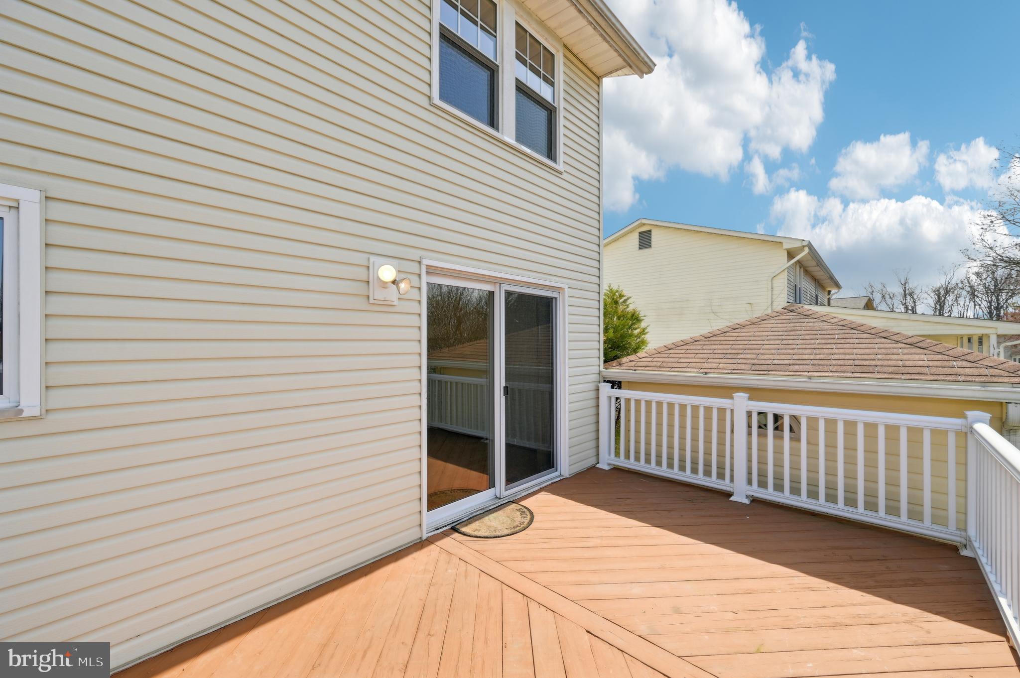WOODBRIDGE VALLEY - Residential