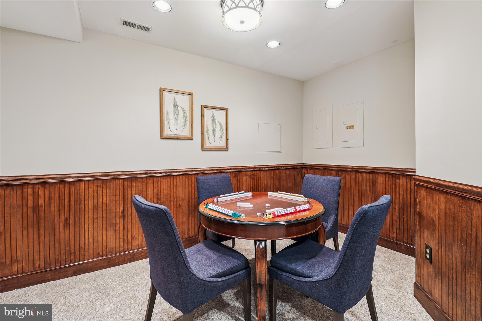 FOX DEN ESTATES - Residential