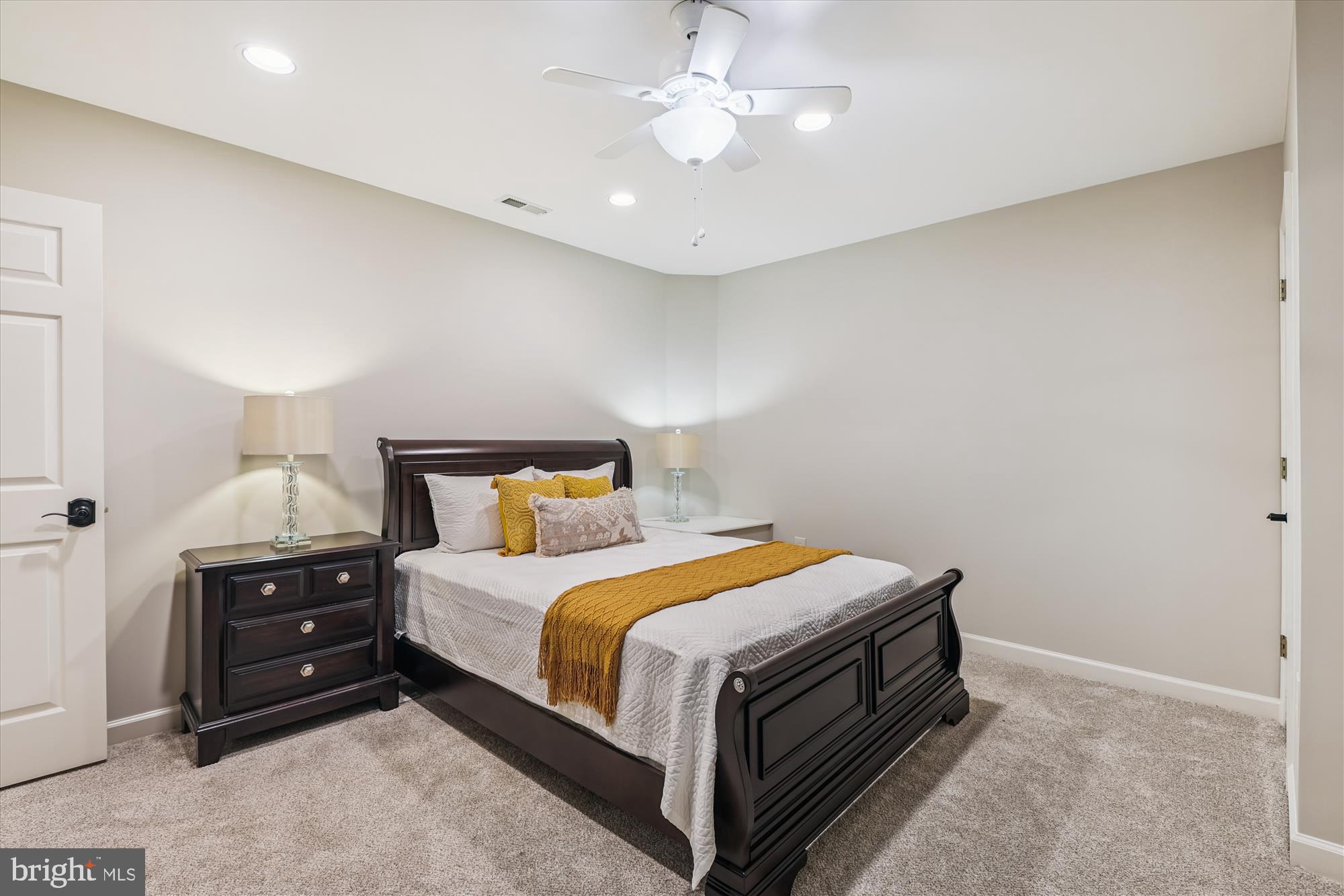 FOX DEN ESTATES - Residential