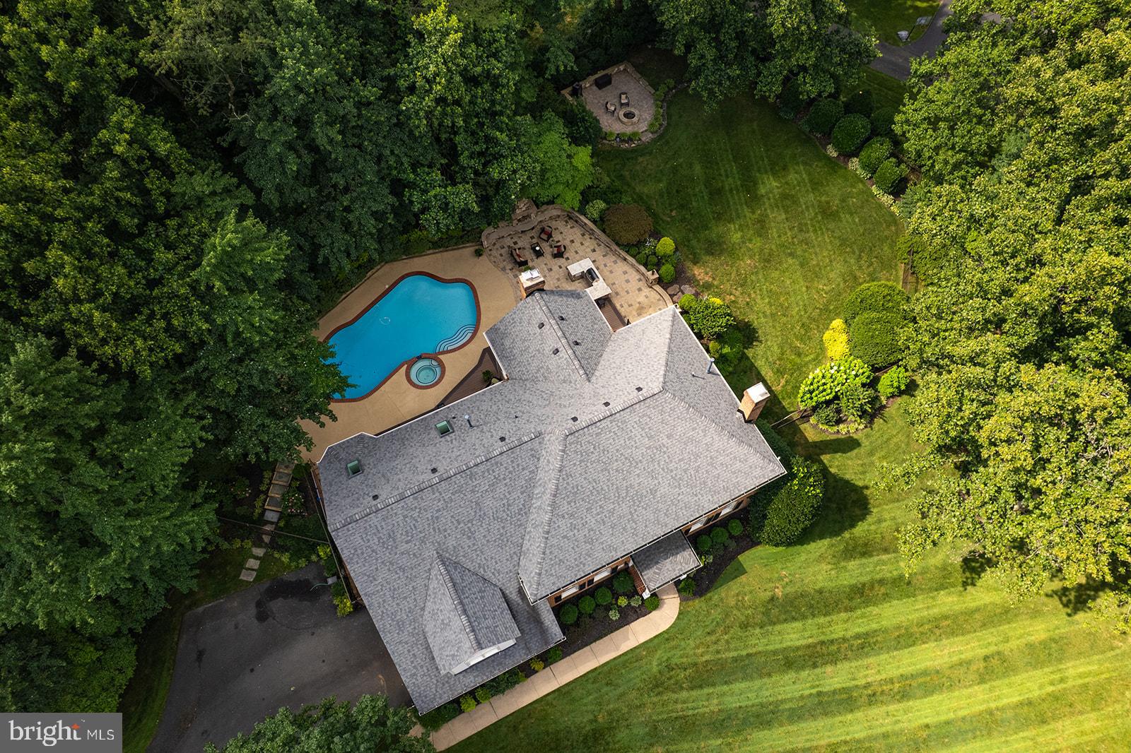 FOX DEN ESTATES - Residential