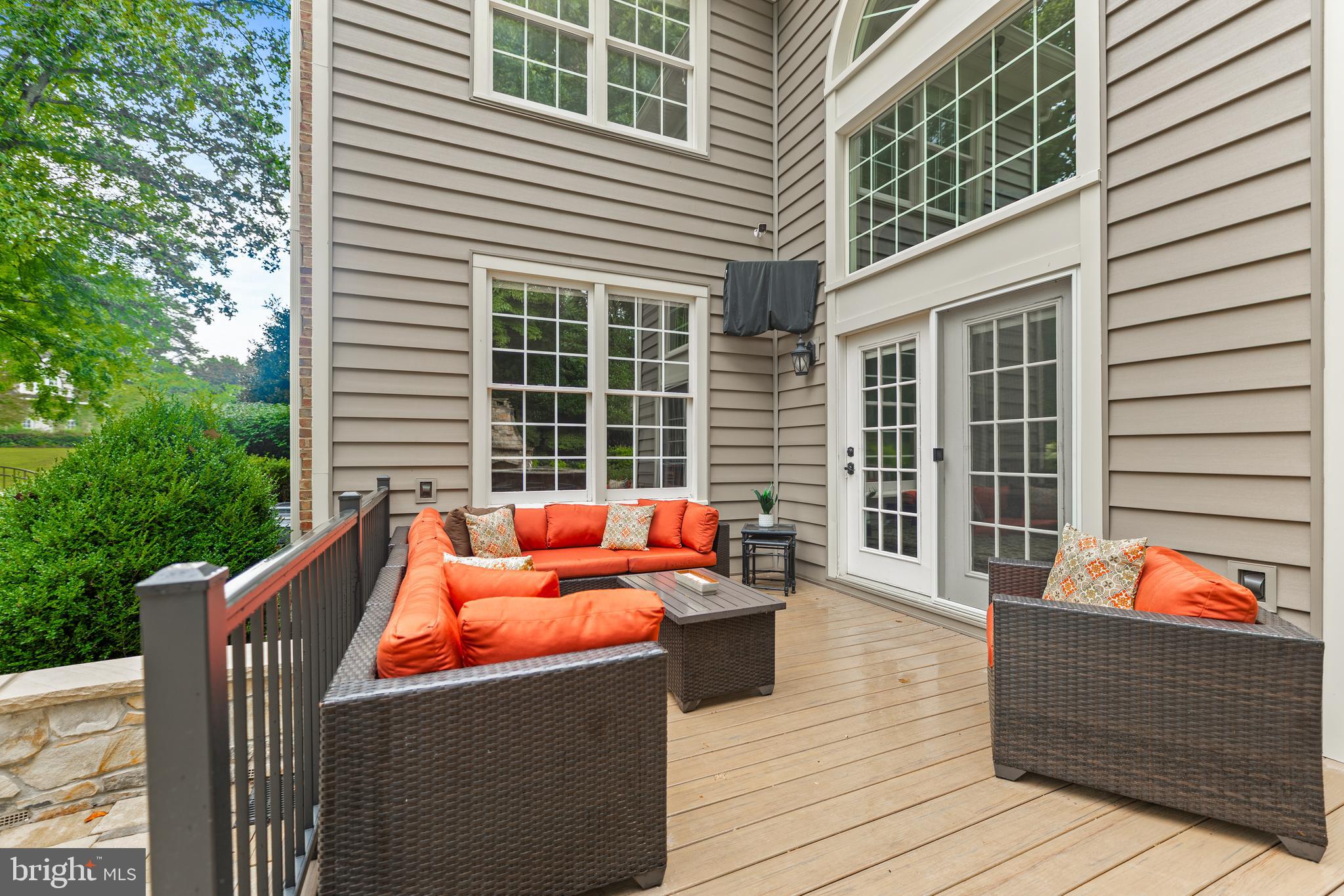 FOX DEN ESTATES - Residential