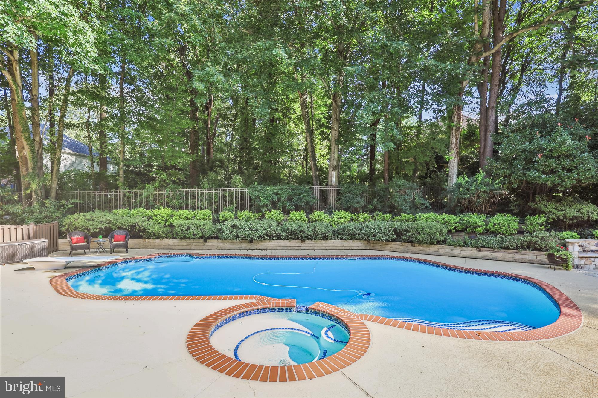 FOX DEN ESTATES - Residential