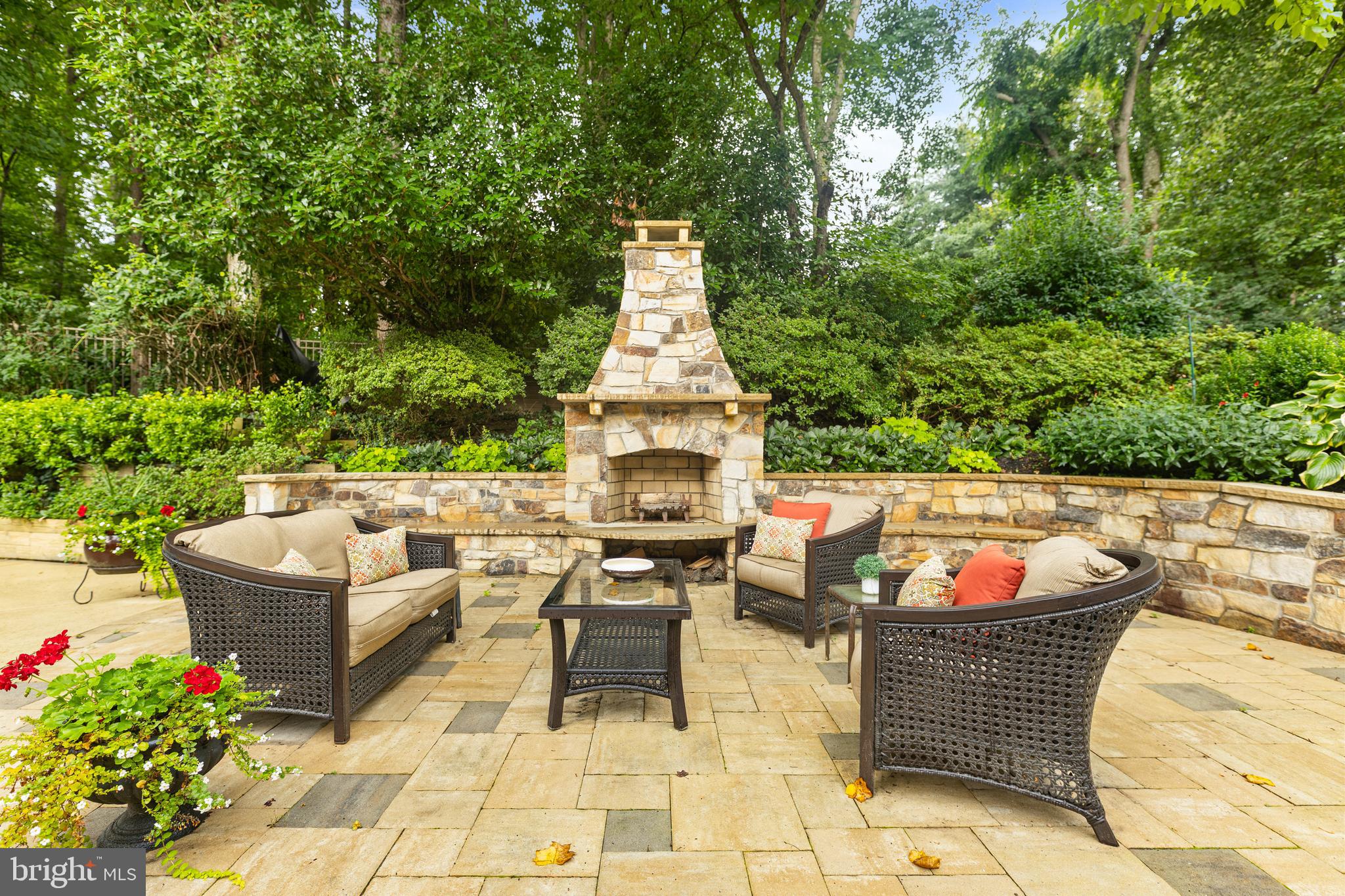 FOX DEN ESTATES - Residential