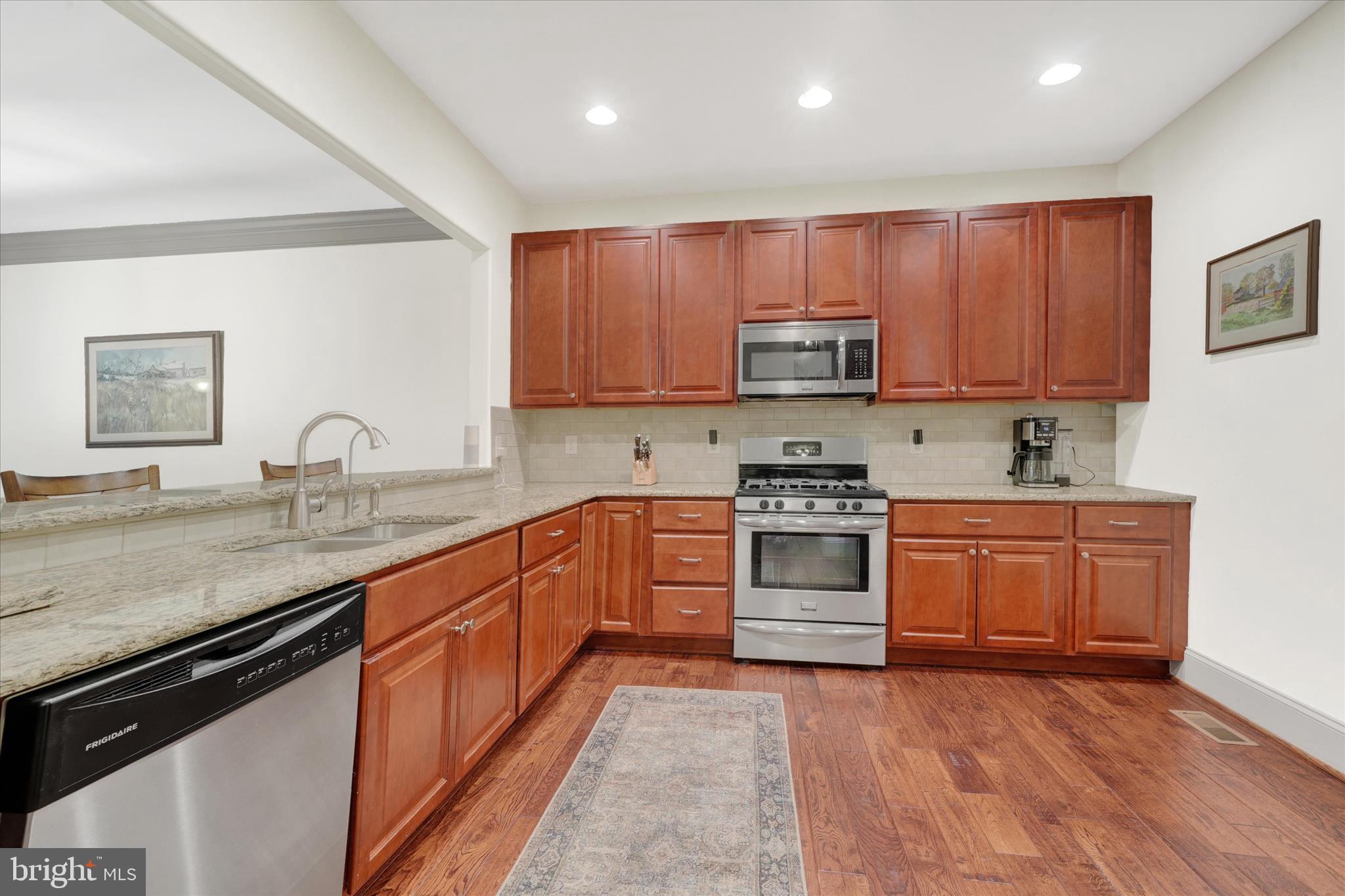 CENTERVILLE POINT - Residential