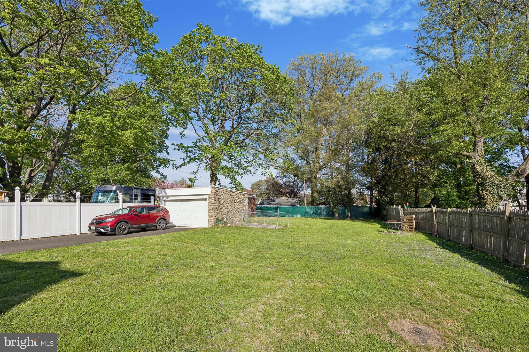EAST OAK LANE - Residential