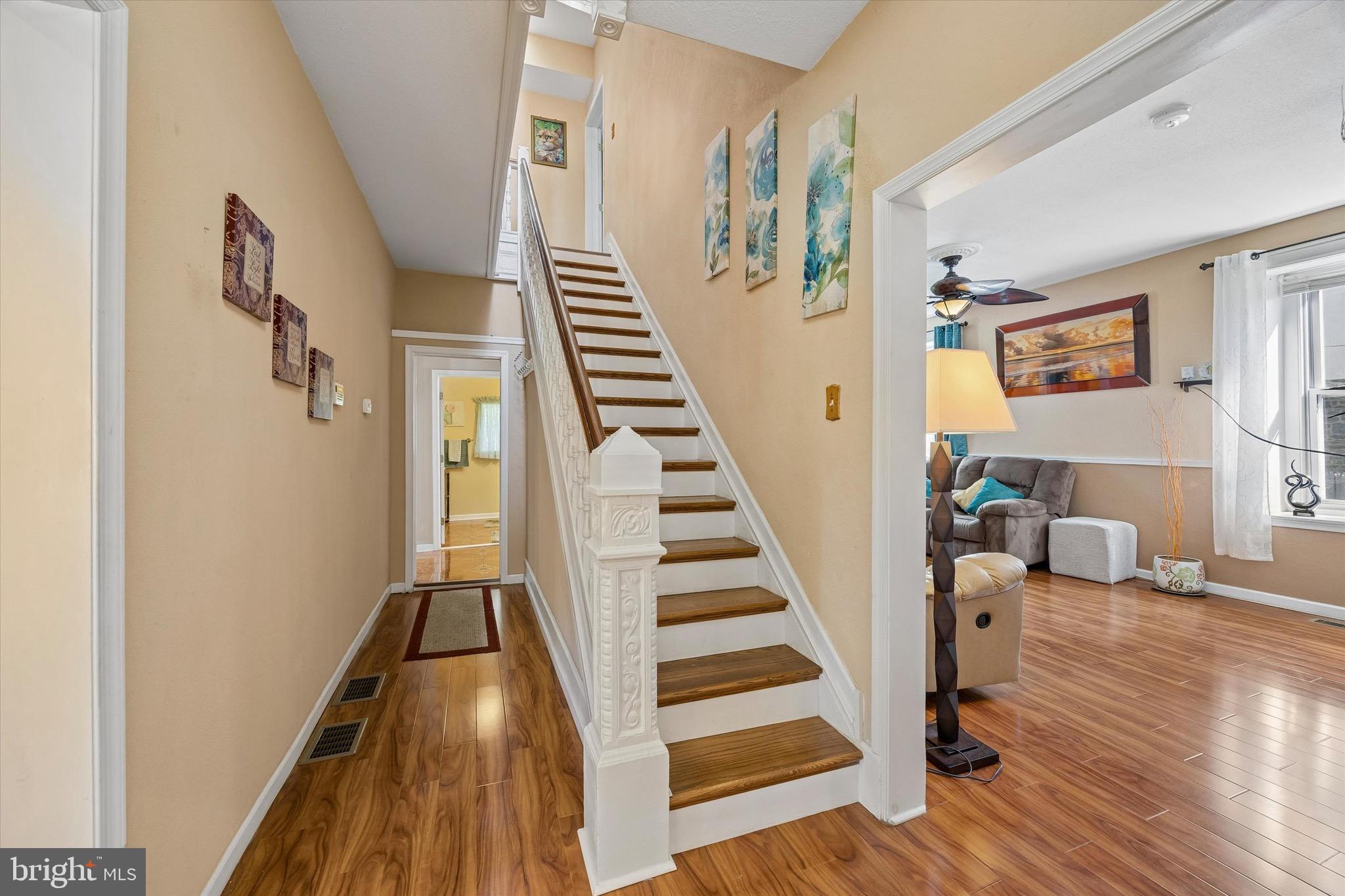 EAST OAK LANE - Residential