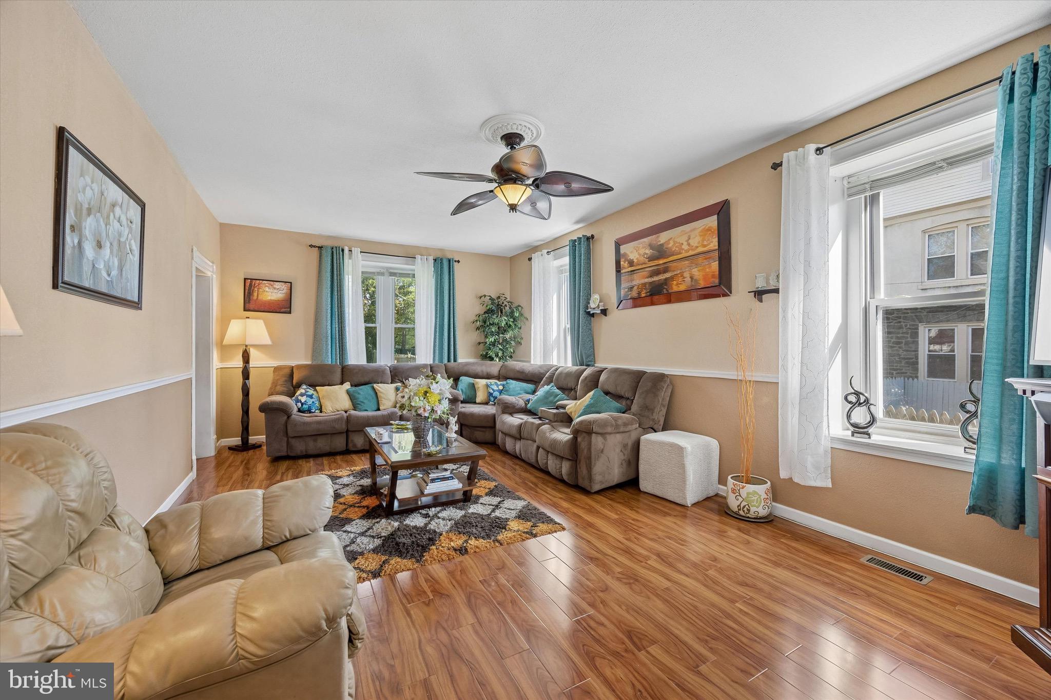 EAST OAK LANE - Residential