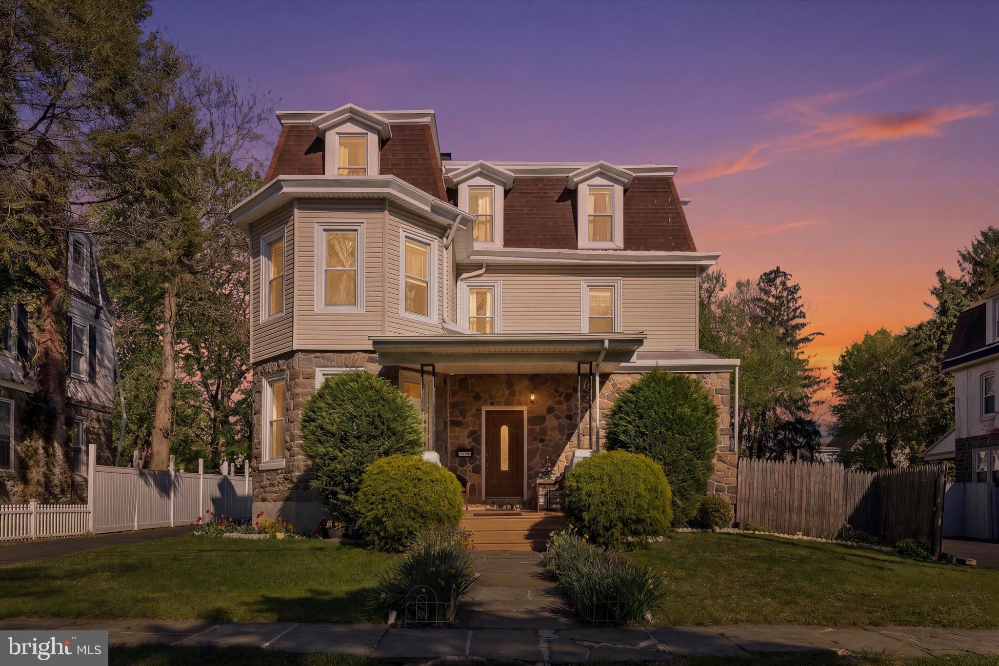 EAST OAK LANE - Residential