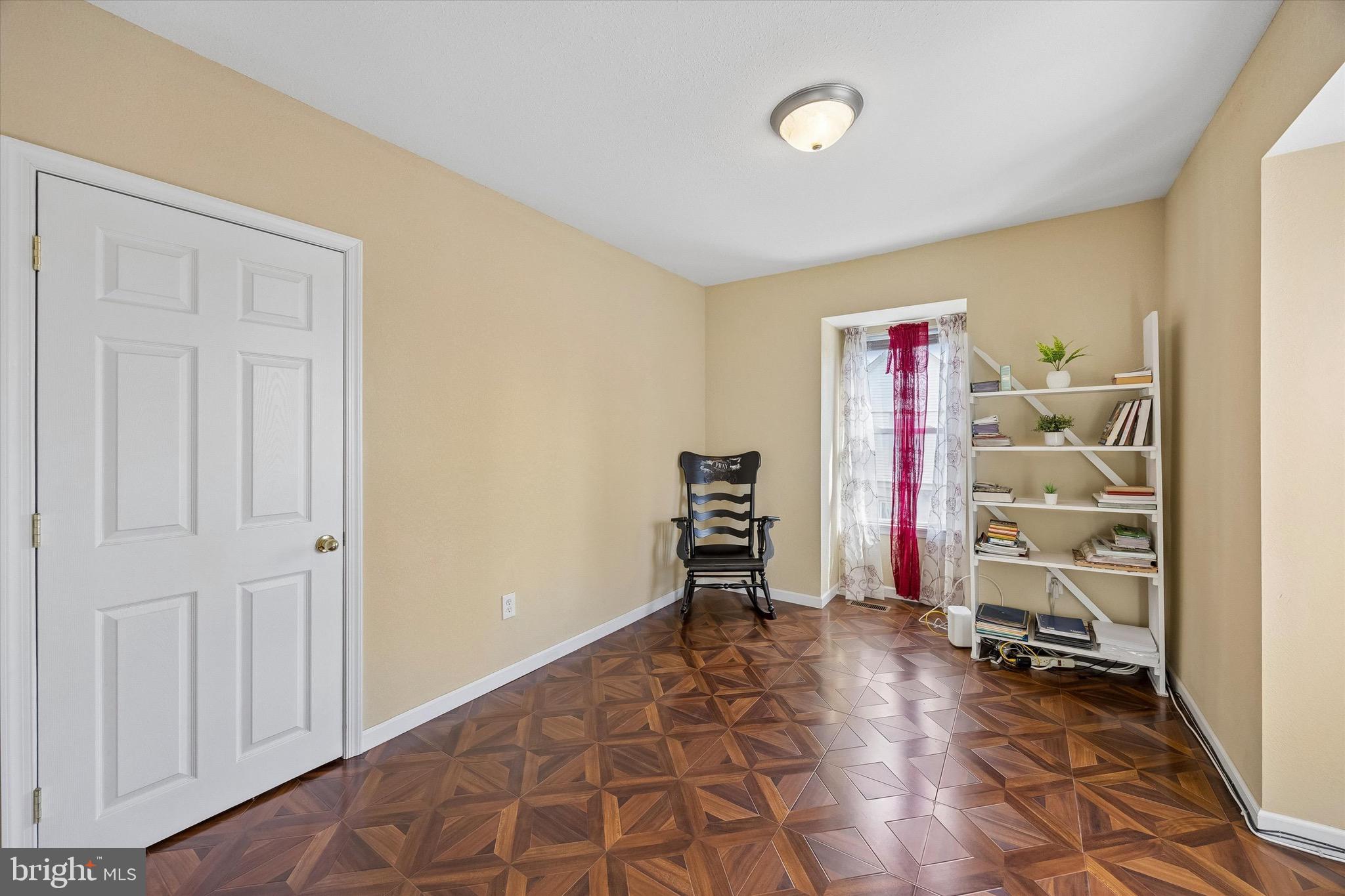 EAST OAK LANE - Residential