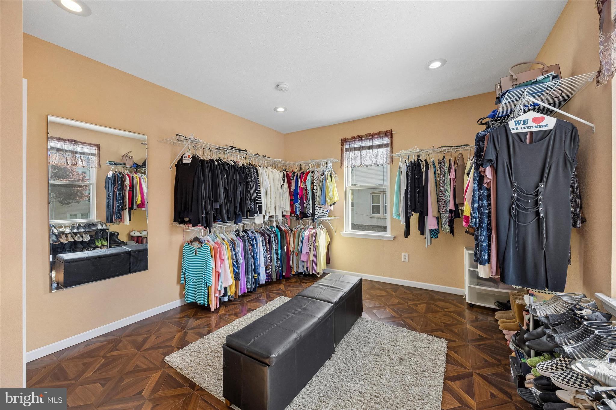 EAST OAK LANE - Residential