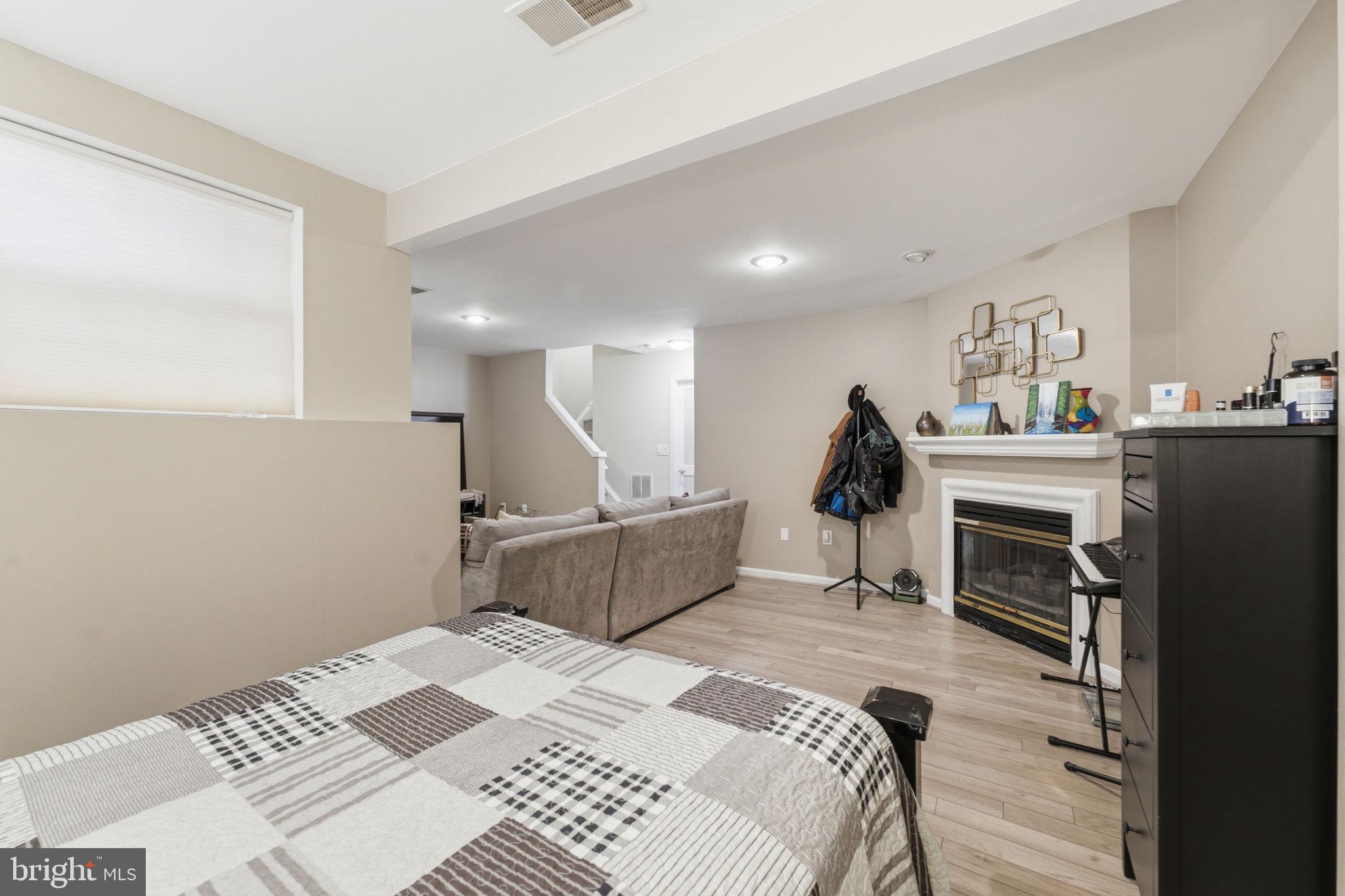 COMPTON VILLAGE - Residential