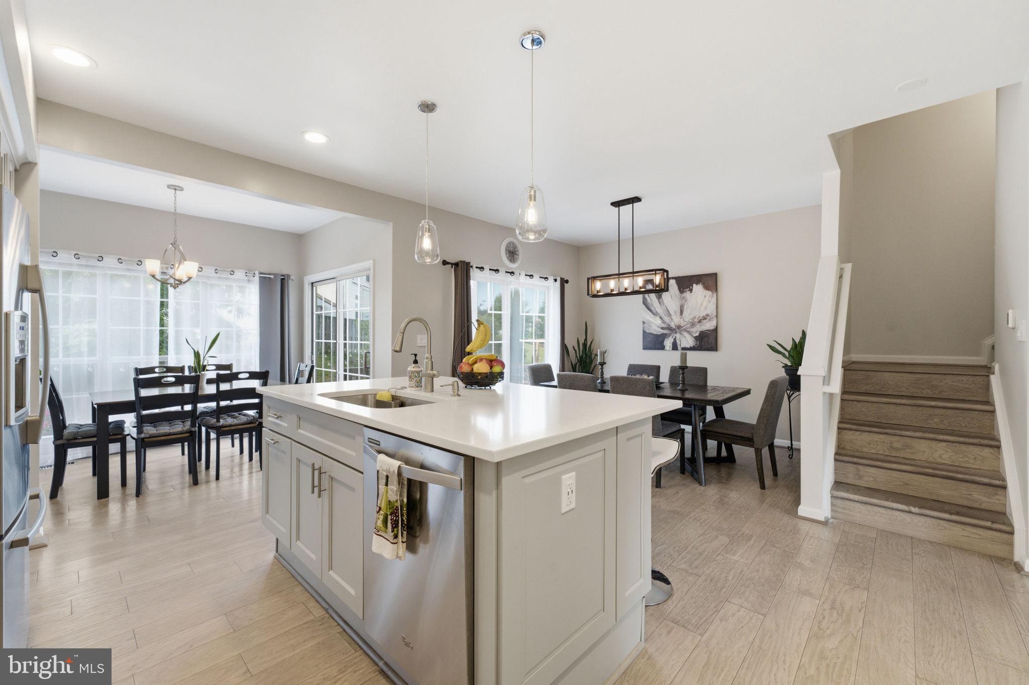 COMPTON VILLAGE - Residential