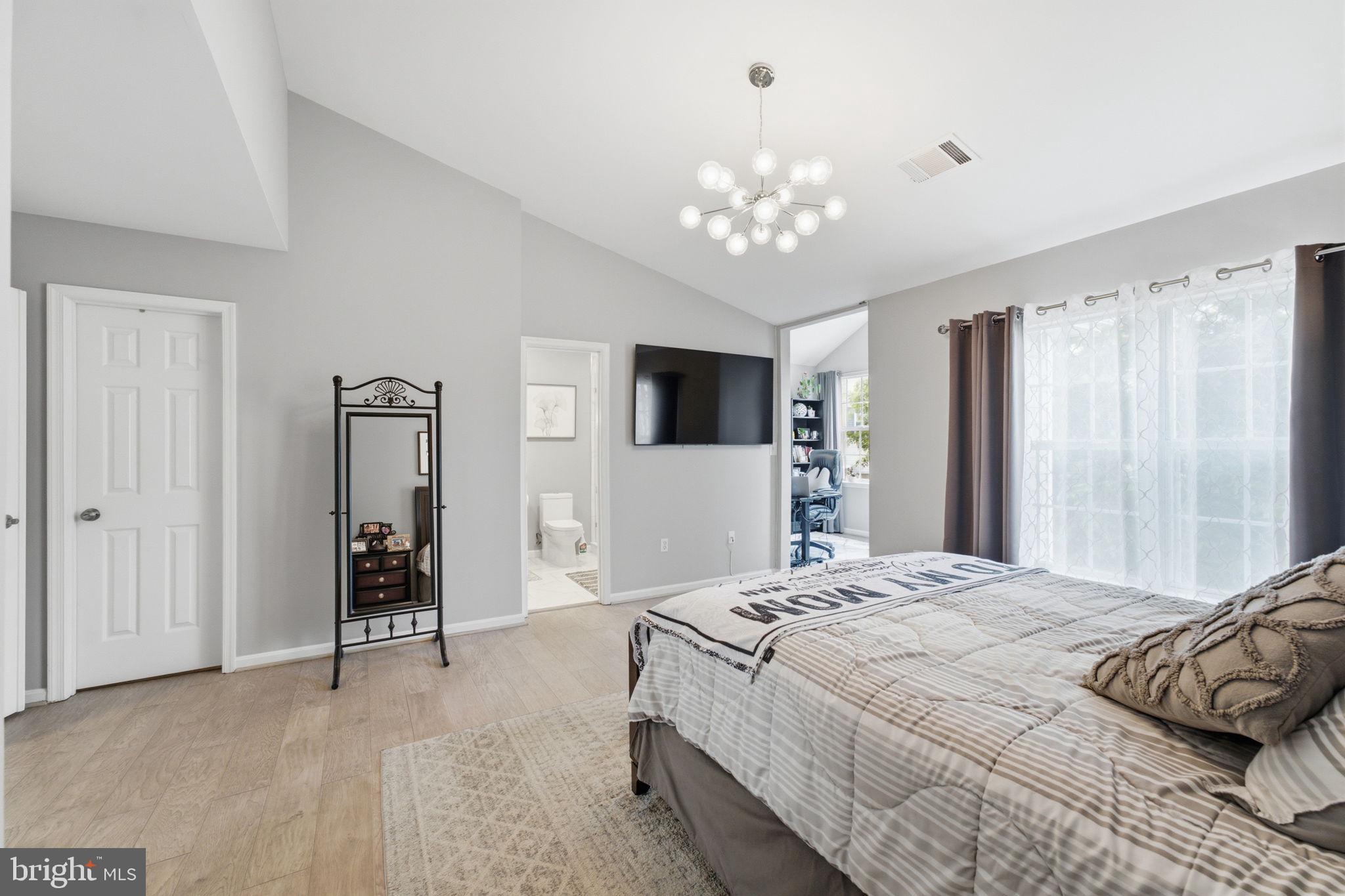 COMPTON VILLAGE - Residential