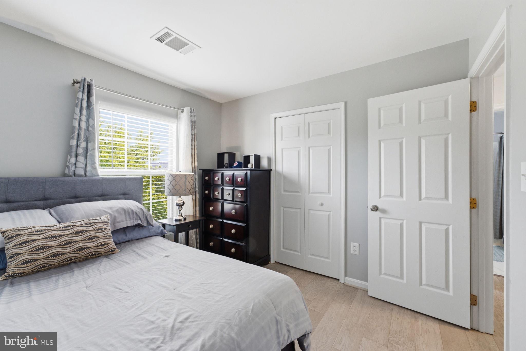 COMPTON VILLAGE - Residential