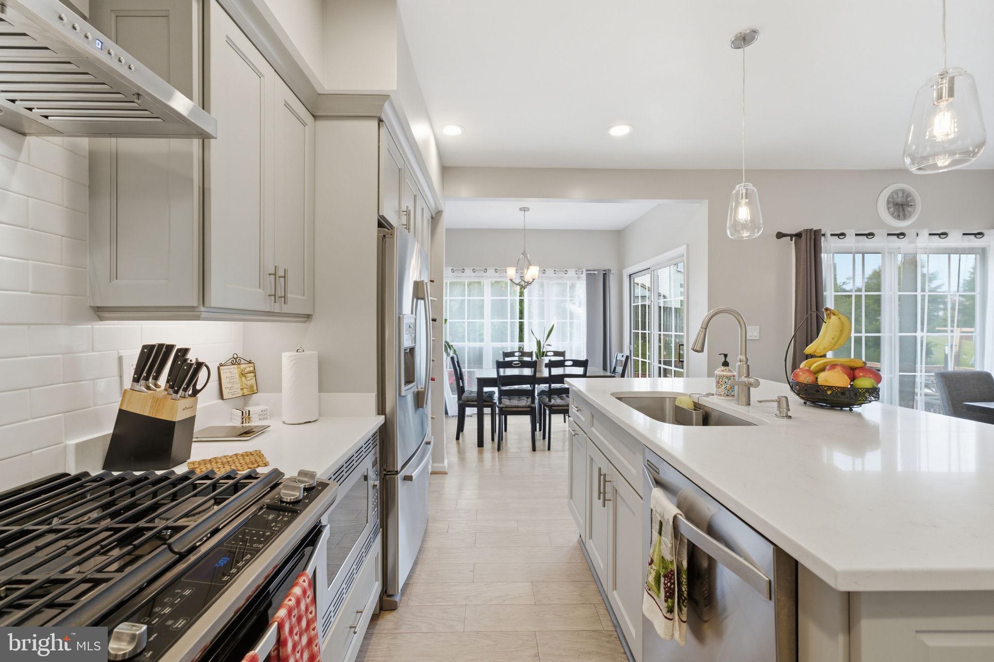COMPTON VILLAGE - Residential