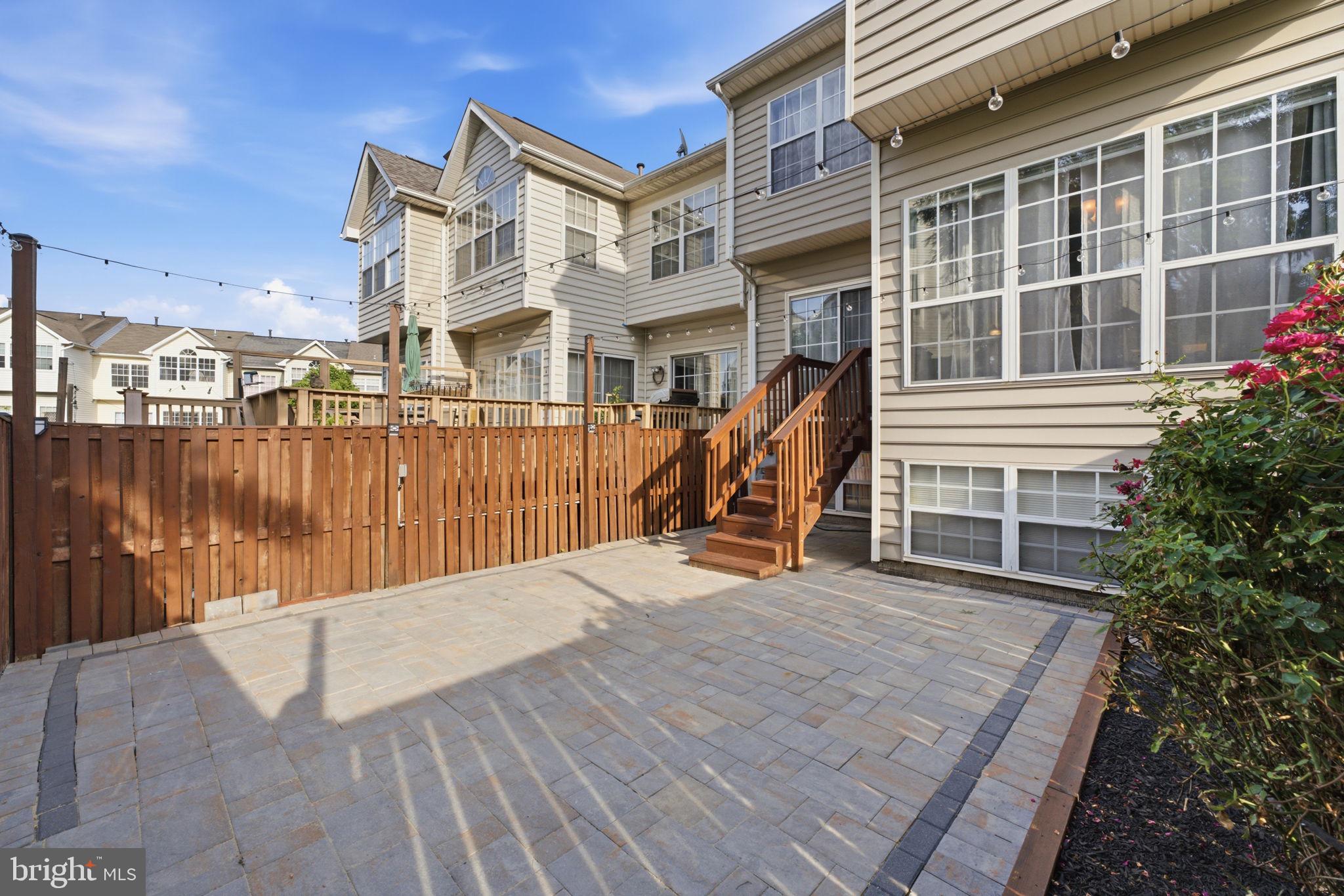 COMPTON VILLAGE - Residential