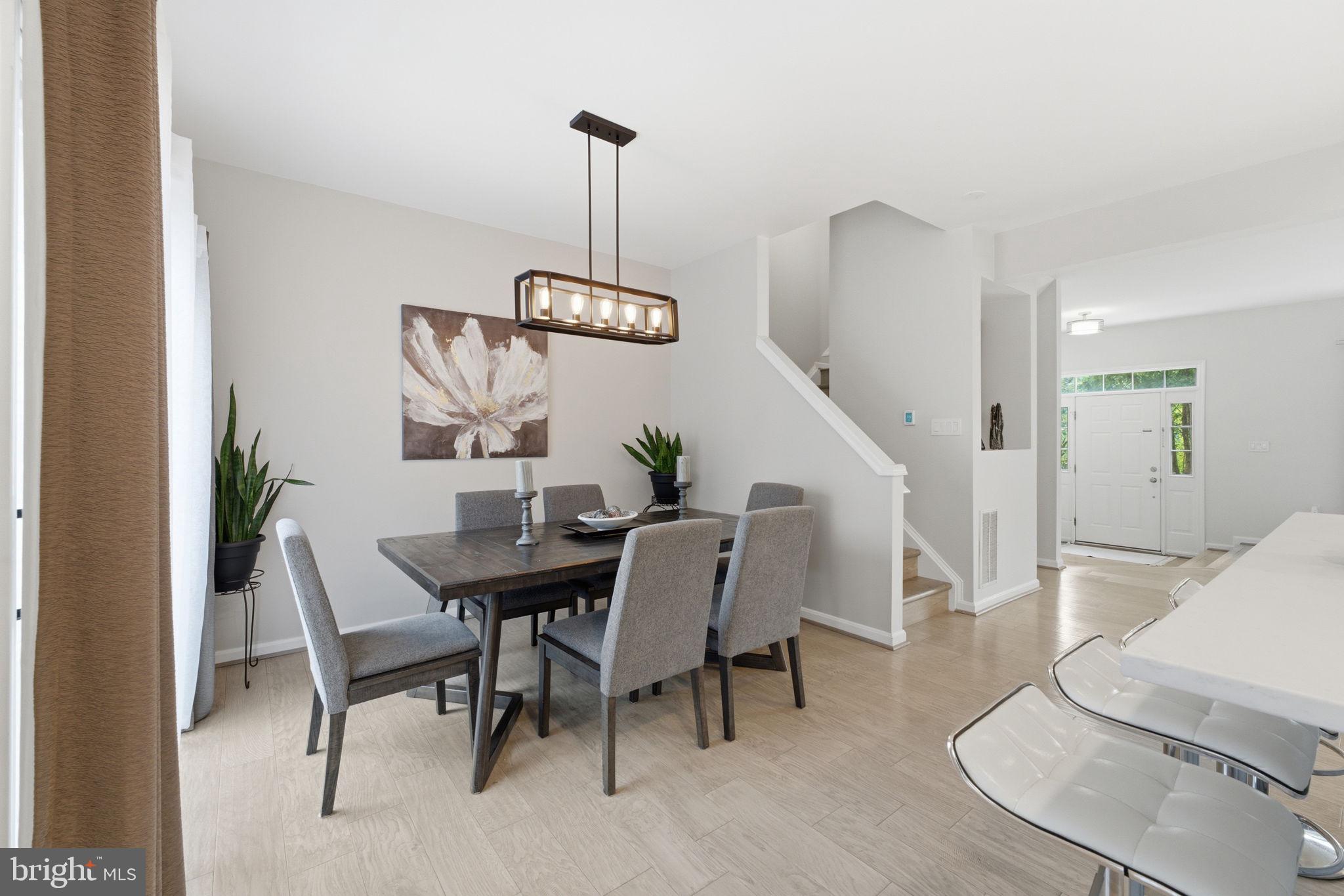 COMPTON VILLAGE - Residential