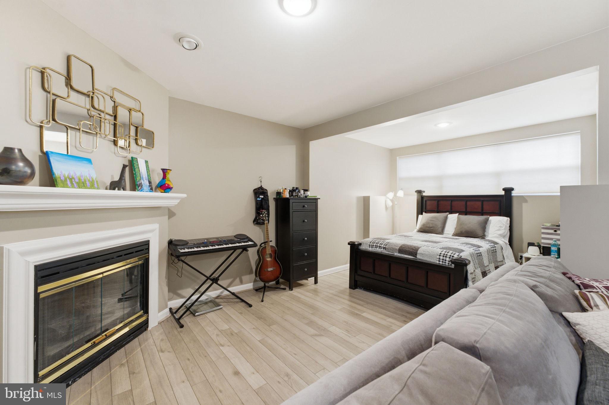 COMPTON VILLAGE - Residential