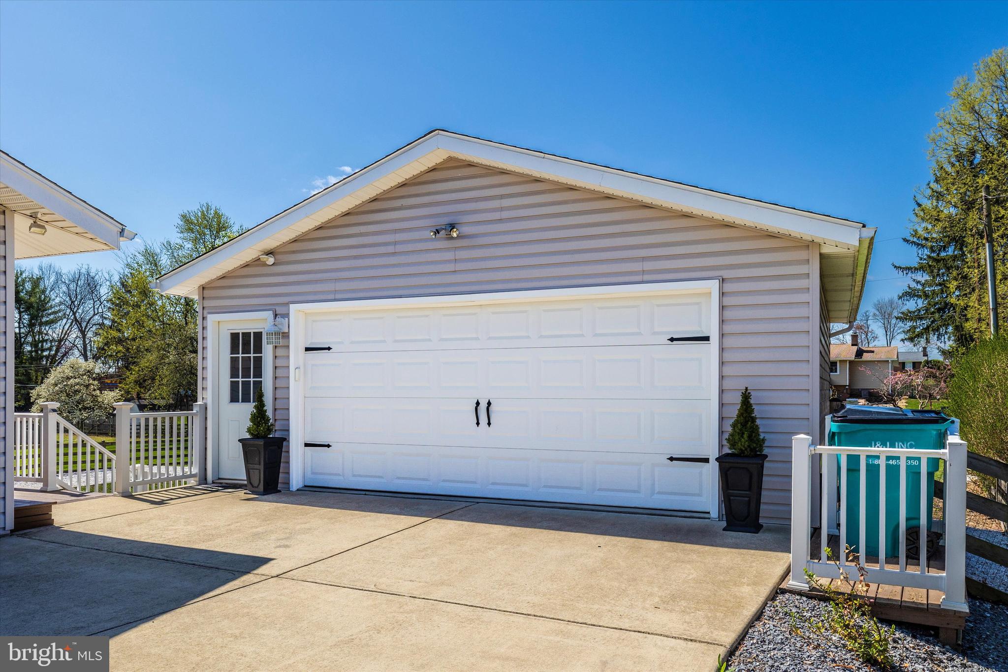 BROADVIEW ACRES - Residential