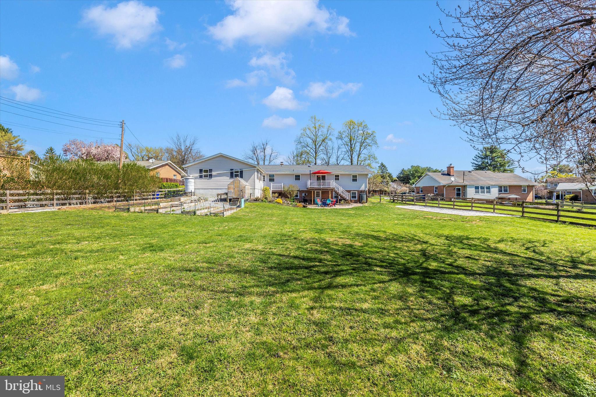 BROADVIEW ACRES - Residential